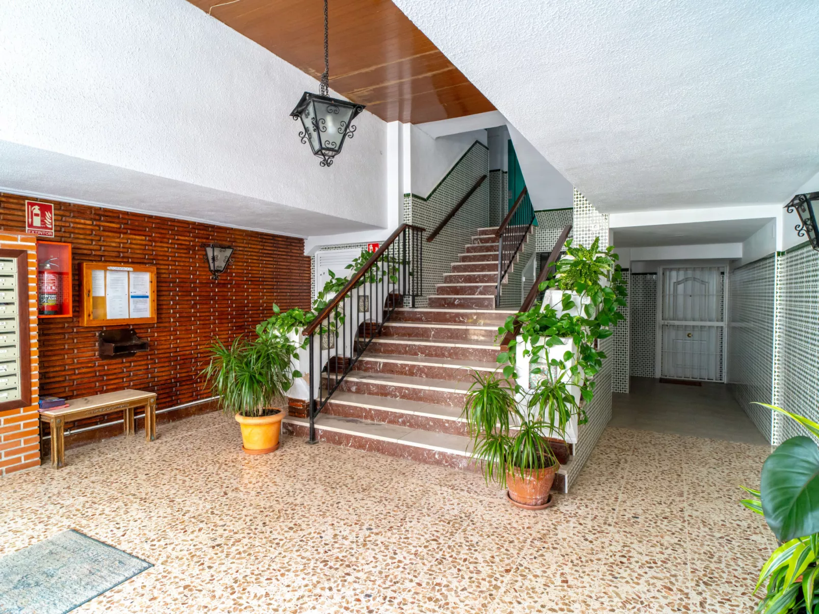 Urban Alhambra Studio by Casasol - Binnen