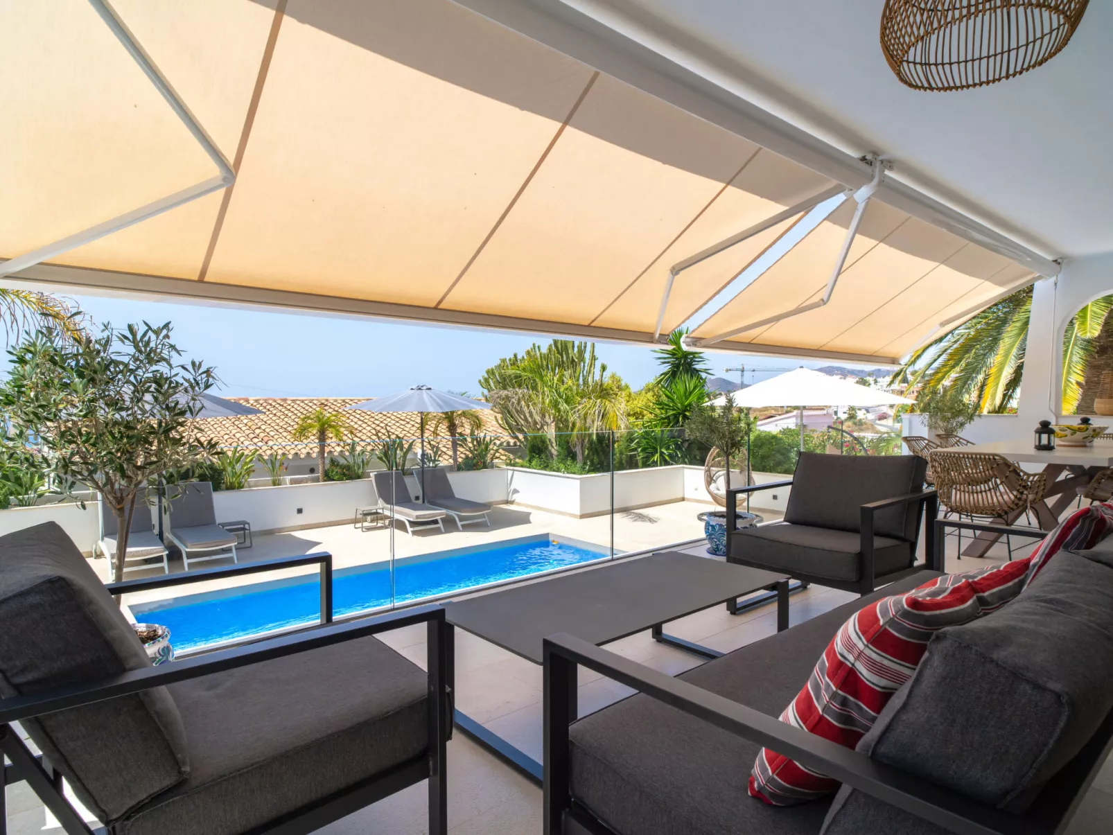 Villa Grand Pool Terrace by Casasol - Binnen