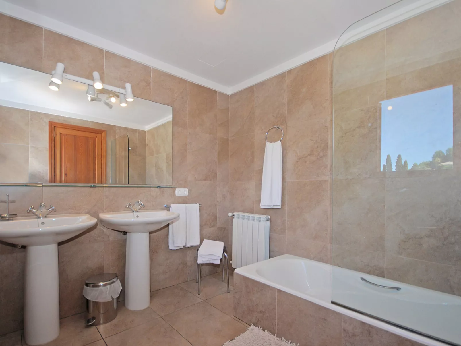 Pla de ses rotes - Binnen