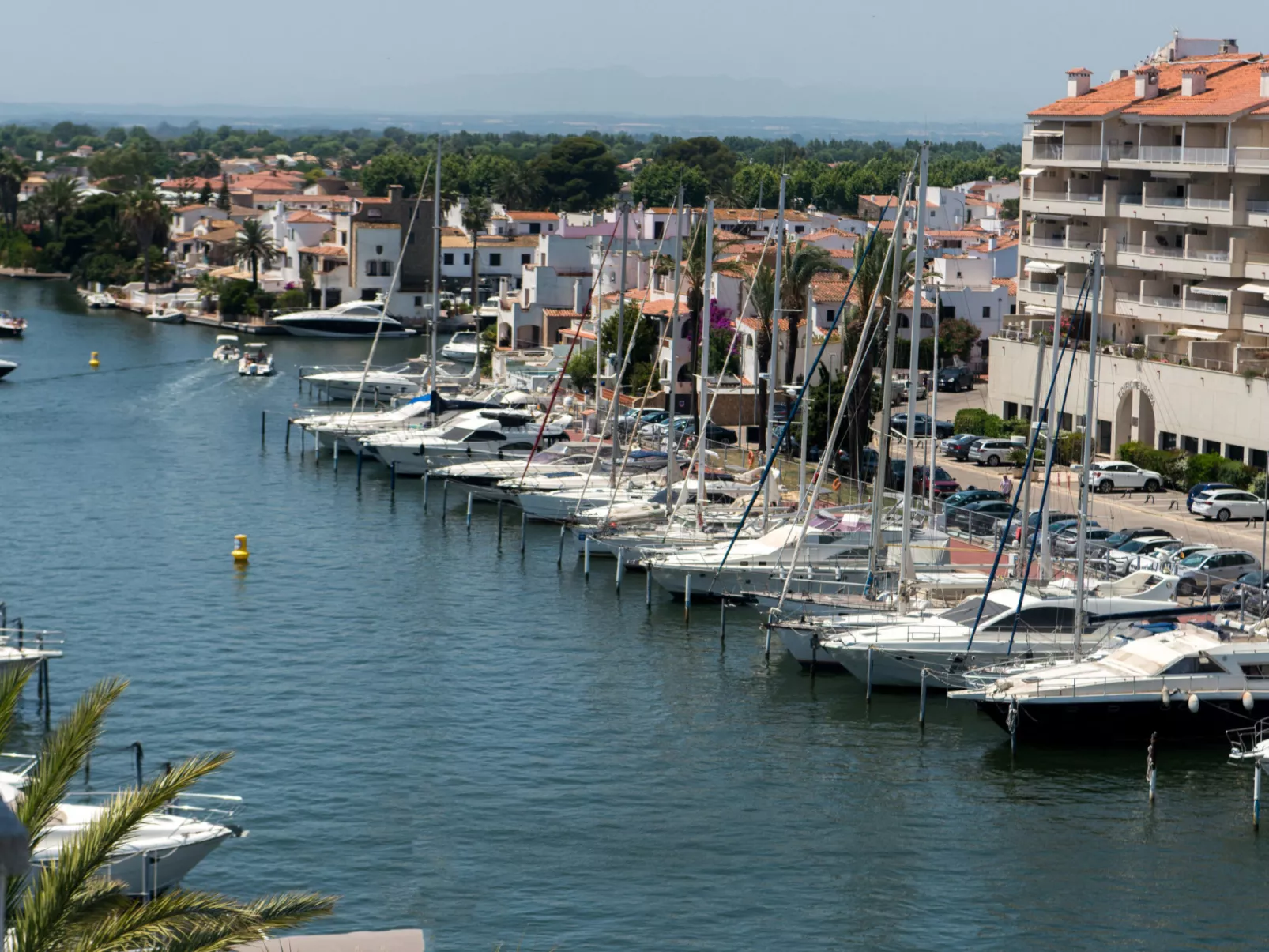 WELCS APARTAMENTO 264 EMP con vistas al canal - Buiten