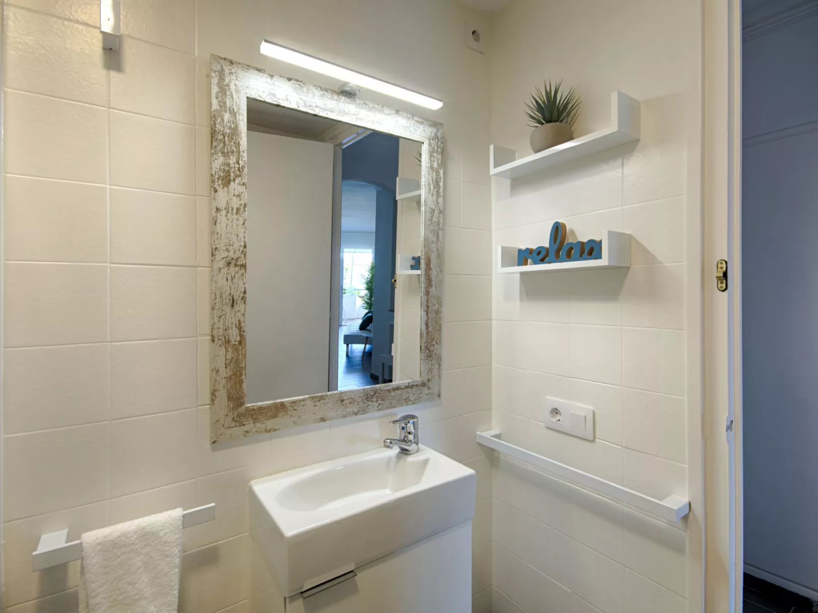 WELCS ESTUDIO PRECIOSO 049 EMP Frente al mar - Binnen