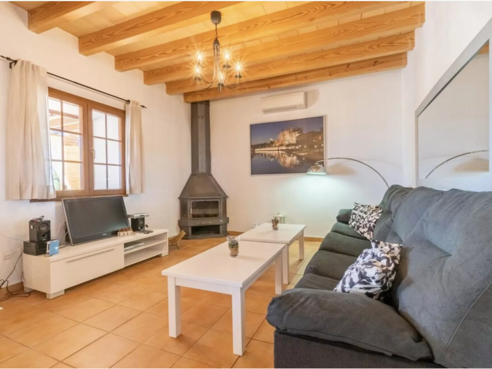 VILLA LORENZO MANACOR by PriorityVillas - Binnen