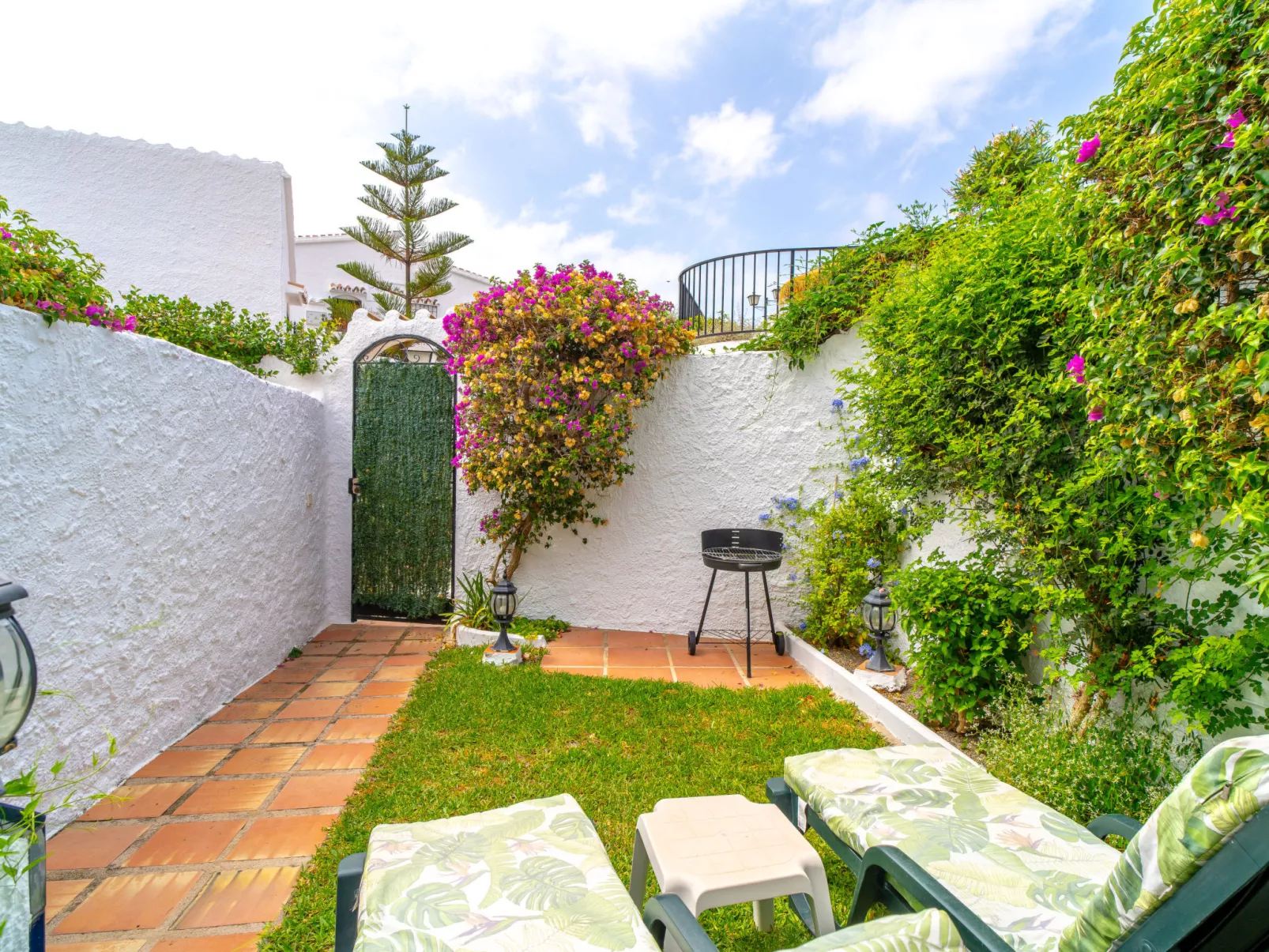 Capistrano Village Garden by Casasol - Buiten