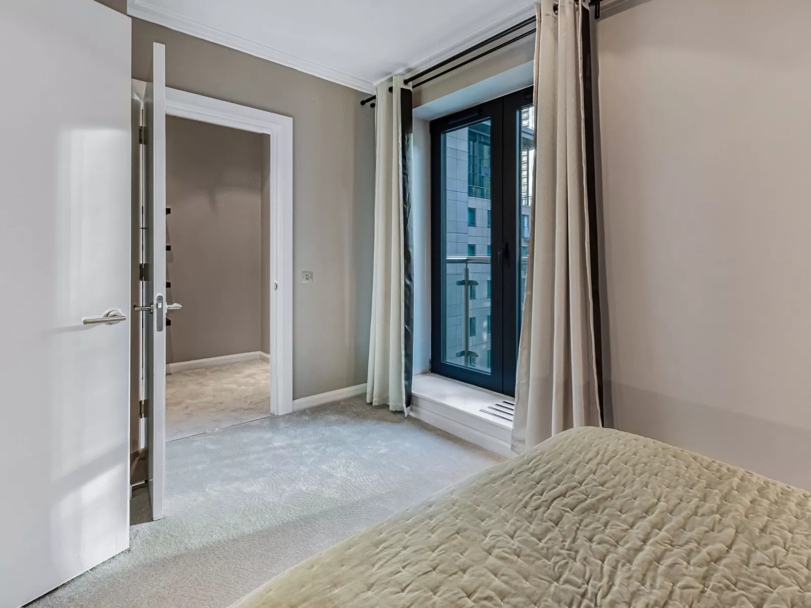 Discovery Apartments - Binnen