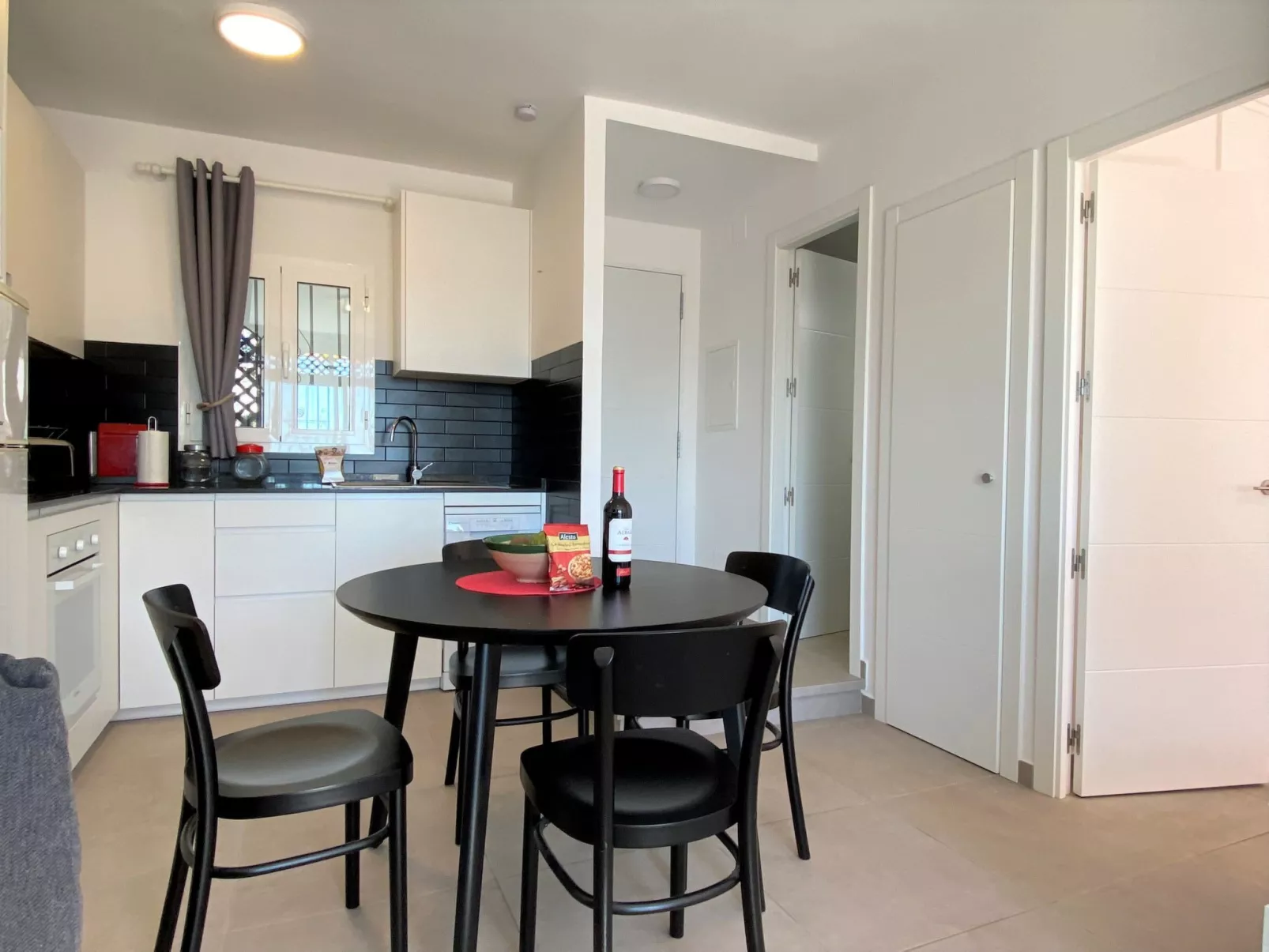 Verano Azul 67 Seaview by Casasol - Binnen