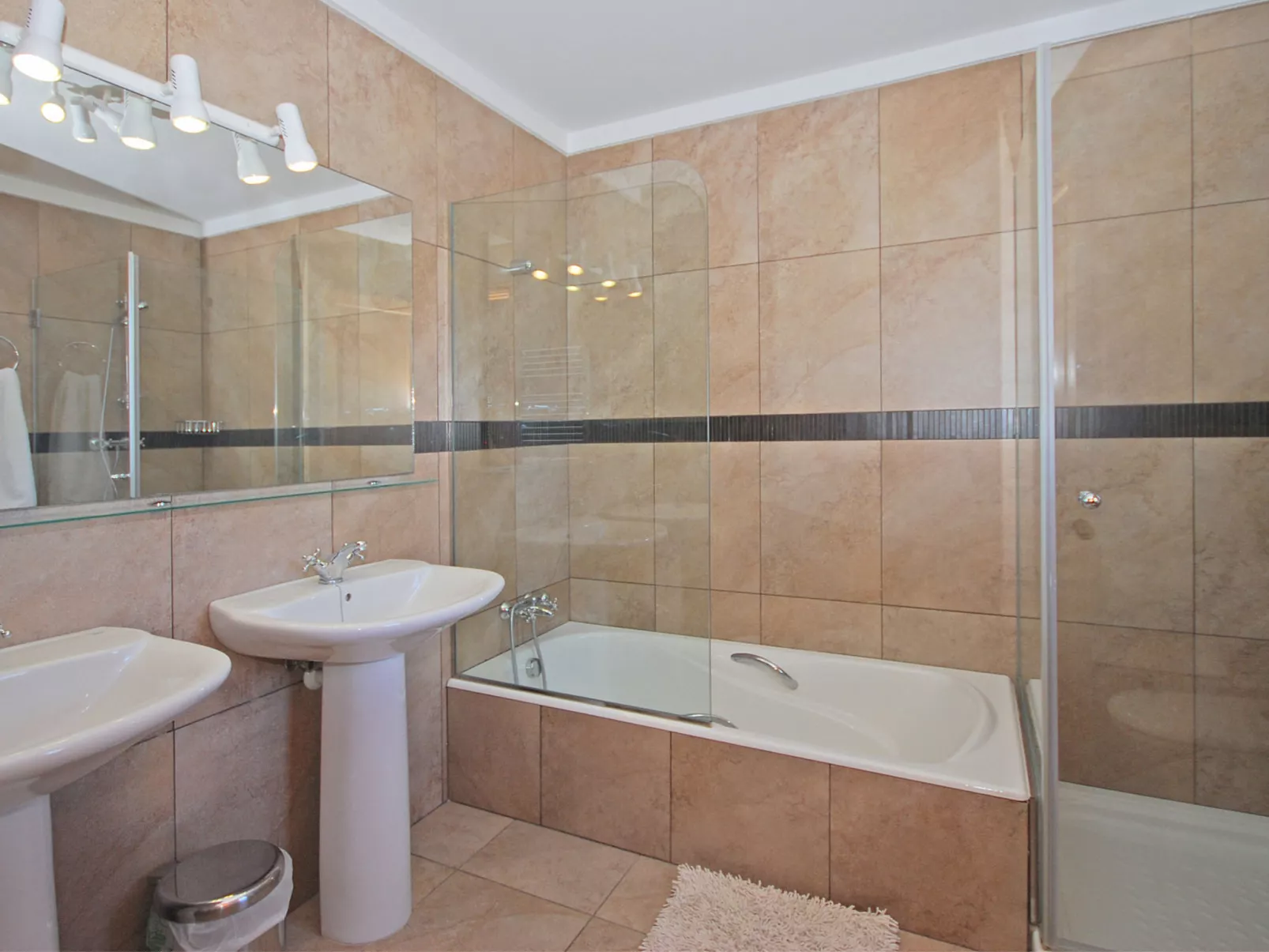 Pla de ses rotes - Binnen