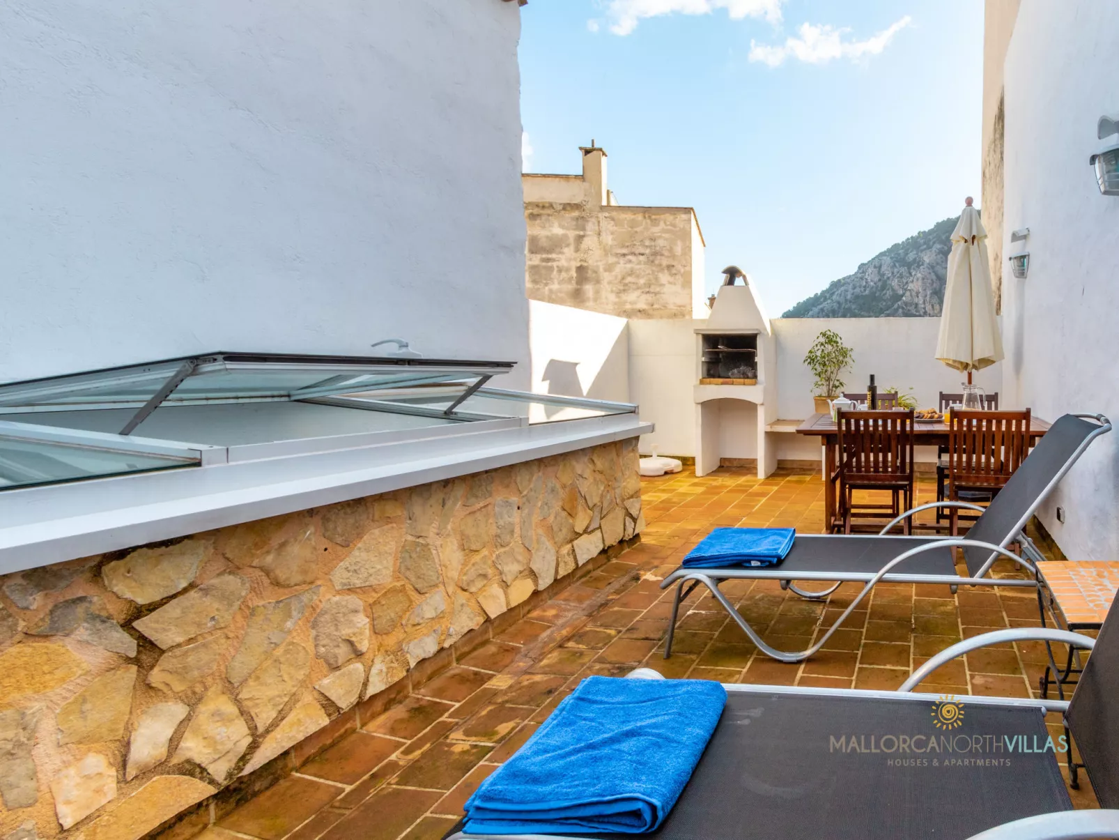 Casa Joana Acogedora Casa de Pueblo con Terraza - Buiten