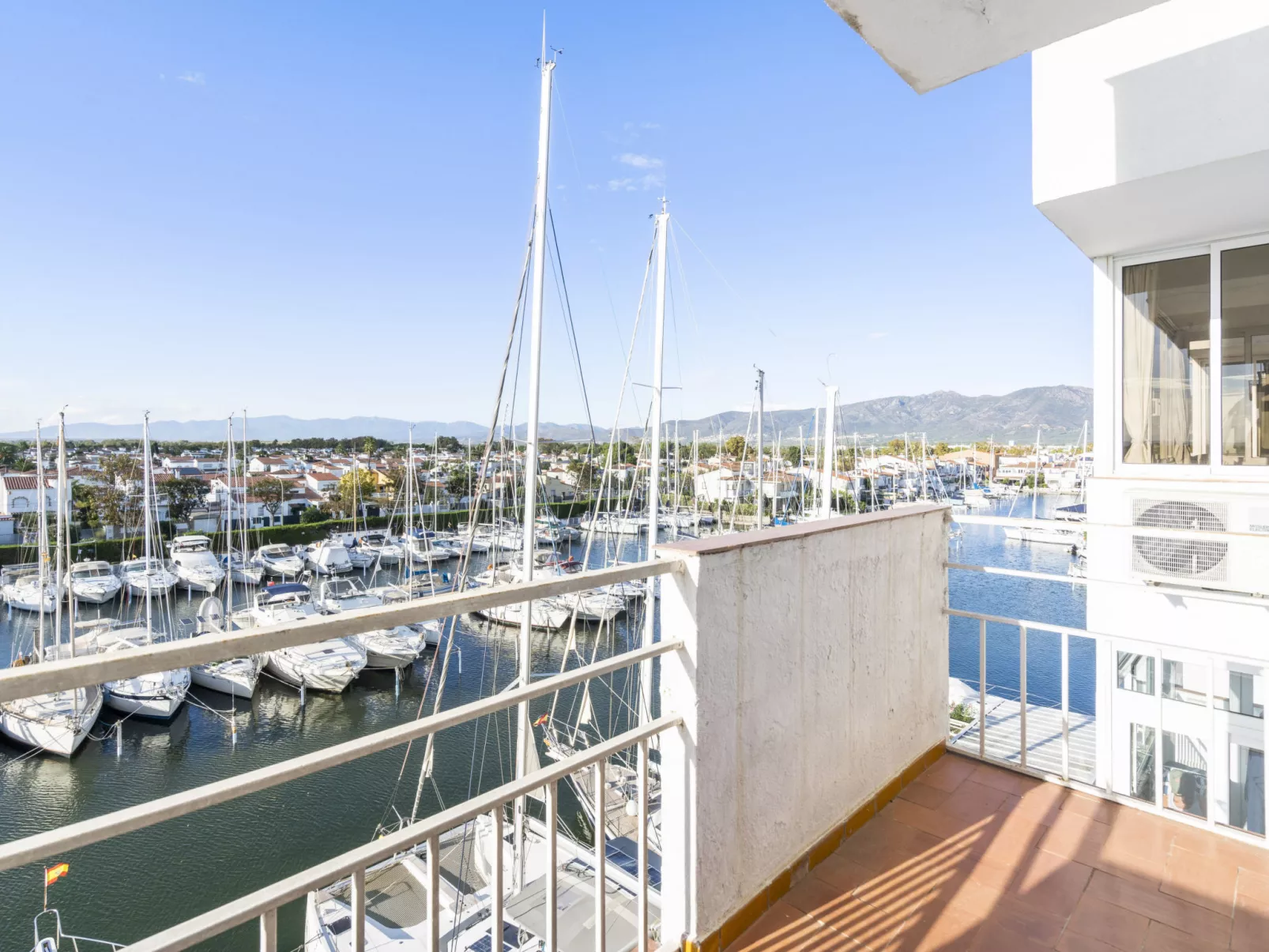 WELCS APARTAMENTO 227 EMP  con vistas al canal - Buiten