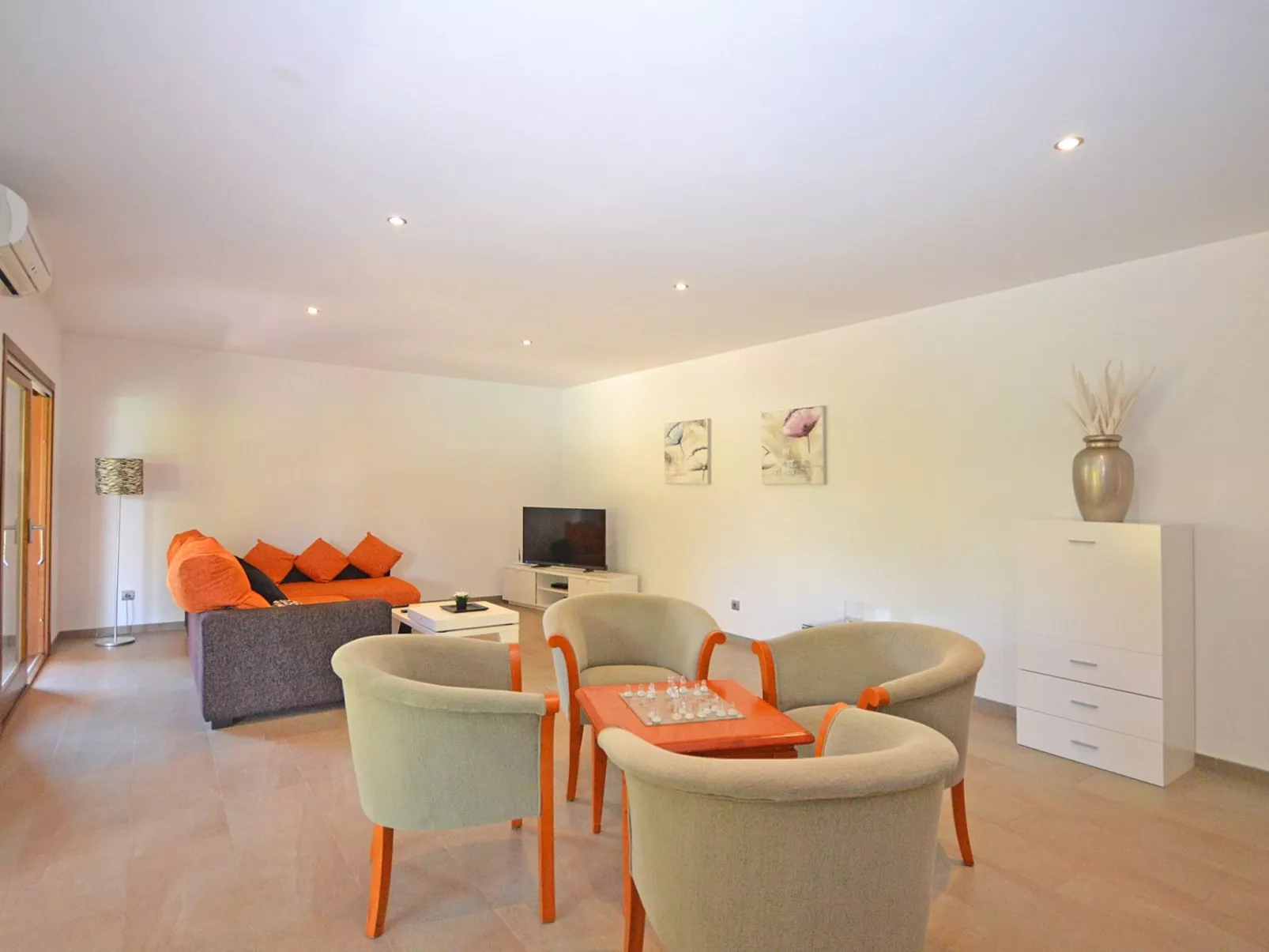 Santa Maria - Binnen