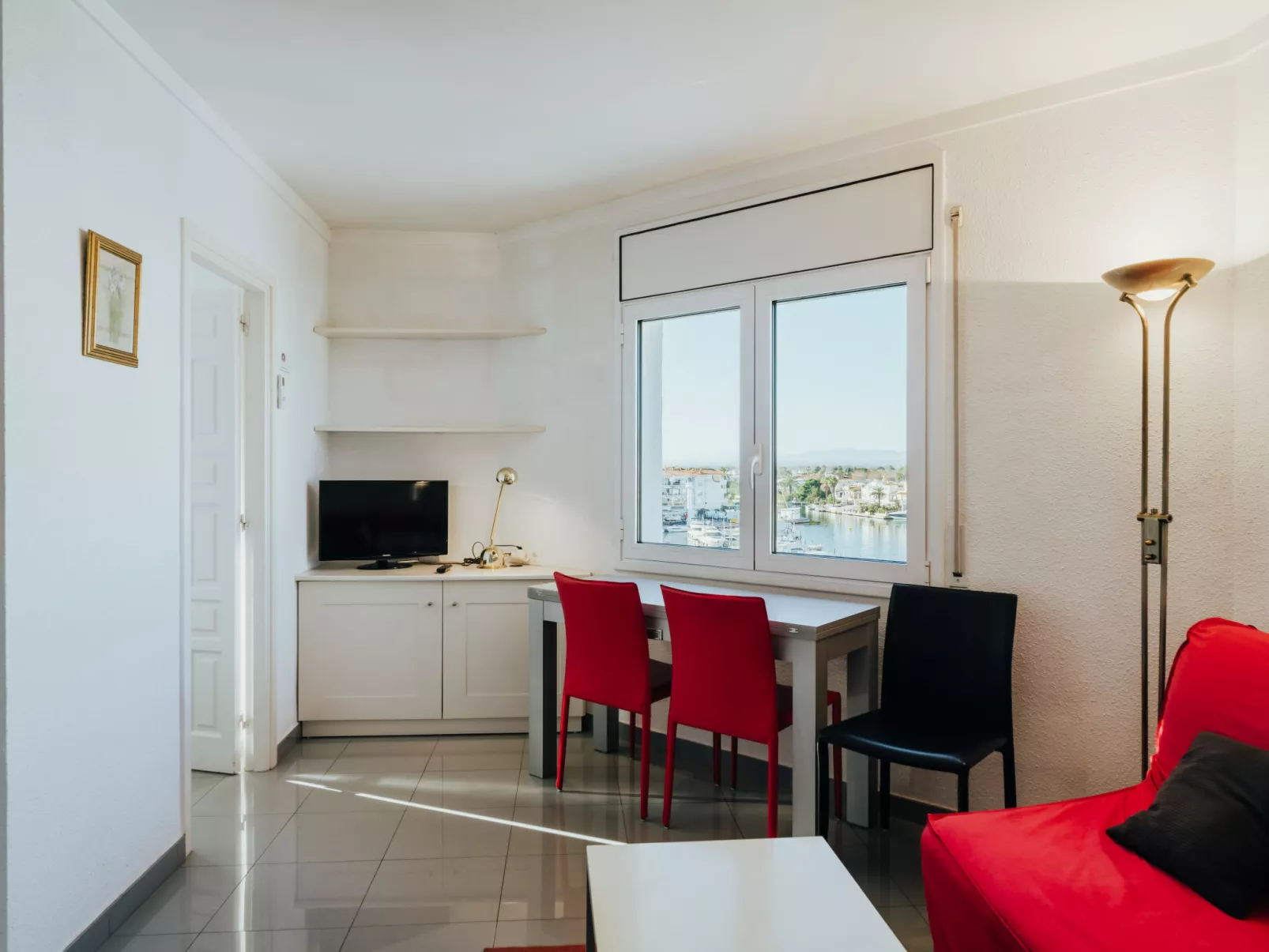 WELCS APARTAMENTO 202 EMP CON VISTAS AL CANAL - Binnen