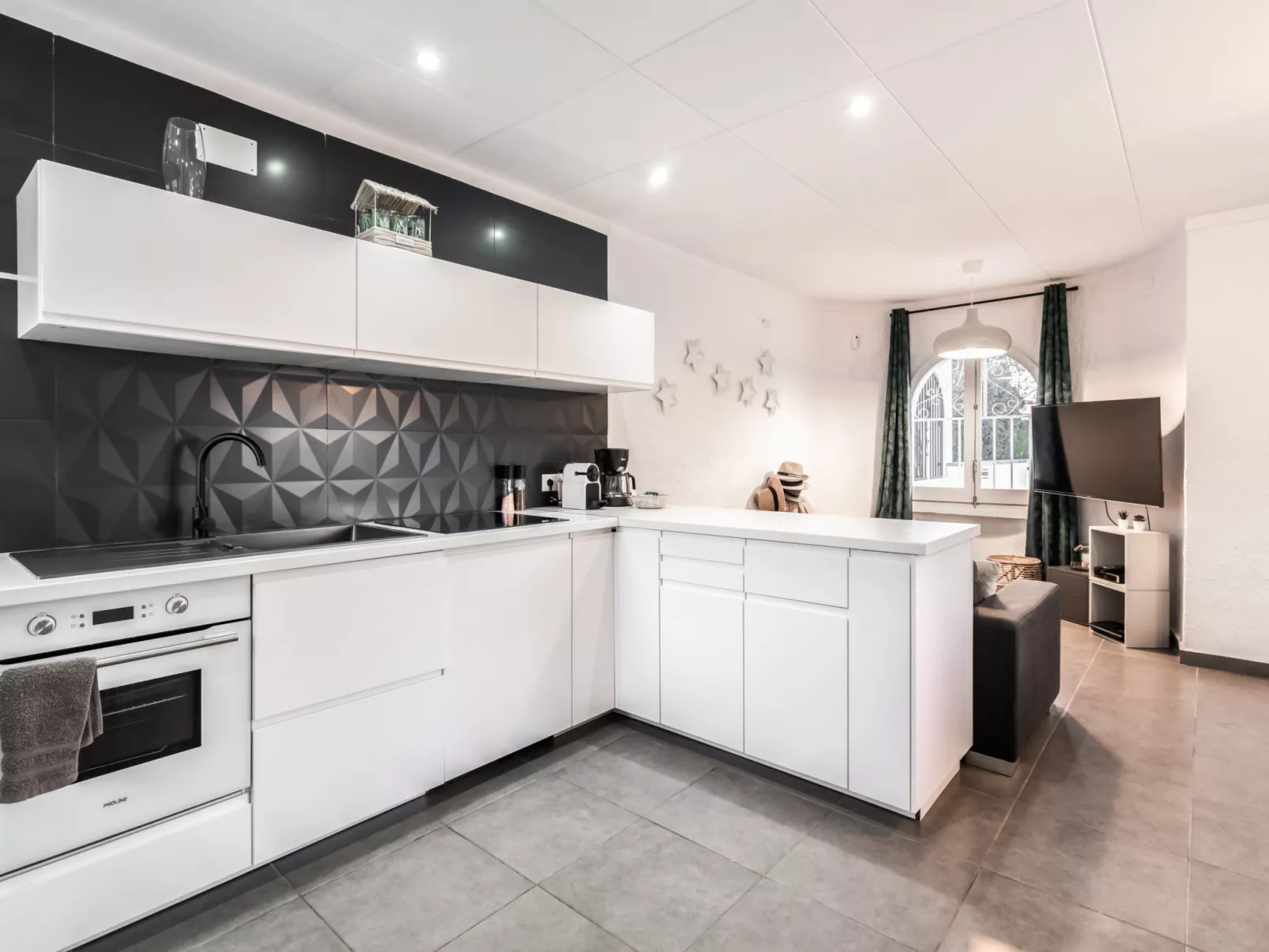 WELCS VILLA 022 EMP La Morgana con piscina priva - Binnen