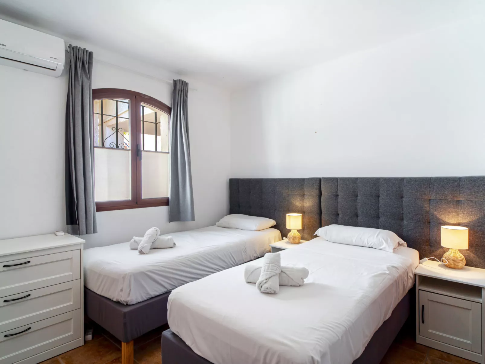 Hibiscos 72 Deluxe by Casasol - Binnen