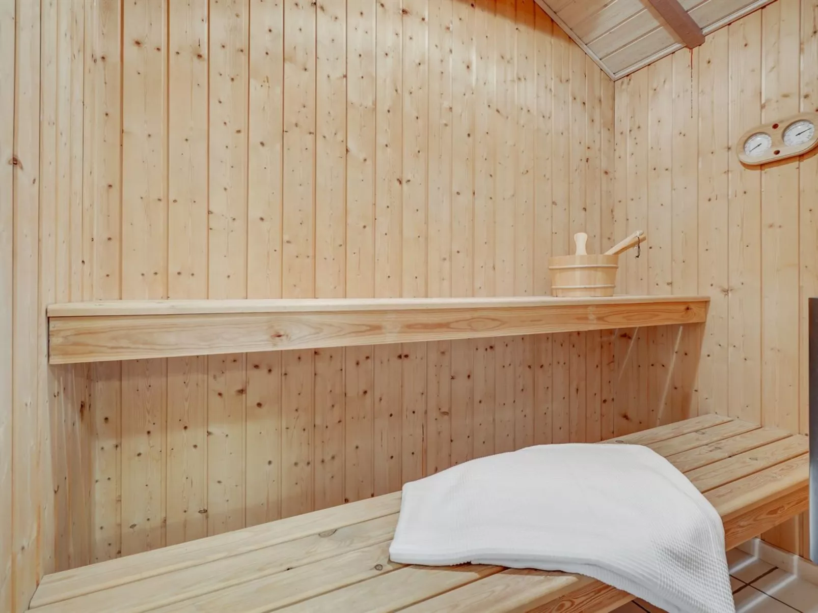 "Guldborg" - 400m to the fjord - Binnen