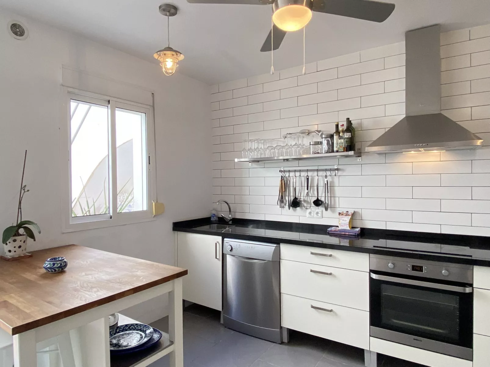 Casa San Juan 13 Centro by Casasol - Binnen