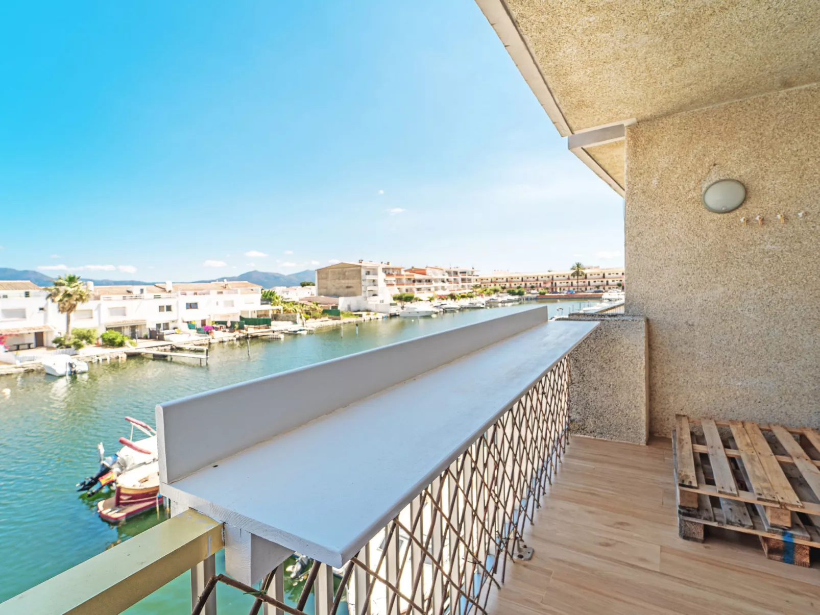 WELCS APARTAMENTO 143 EMP con vistas al canal - Buiten