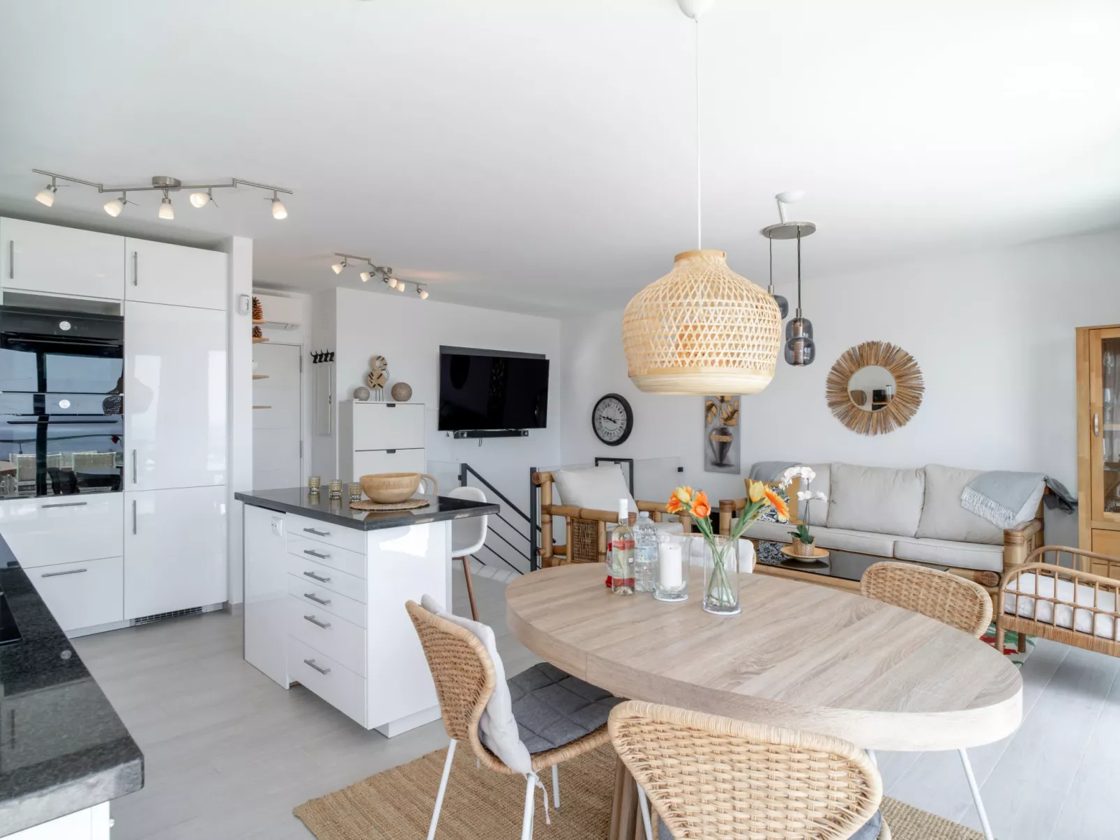 Villa Luxuria Private Pool by Casasol - Binnen