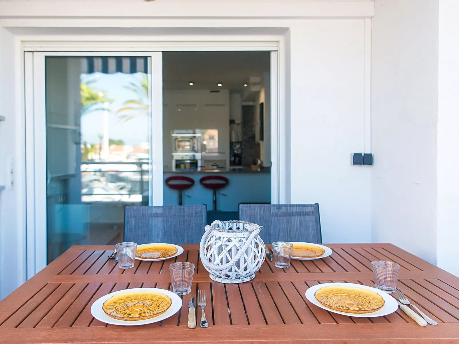 WELCS APARTAMENTO 059 EMP con vista al canal - Buiten