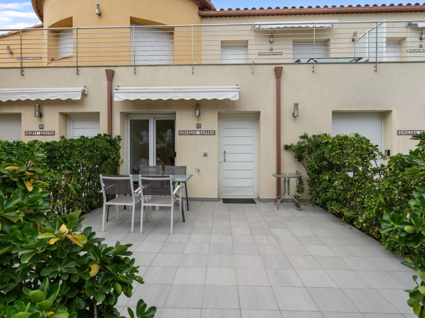 La Vida Sin Limites B EMP - Buiten