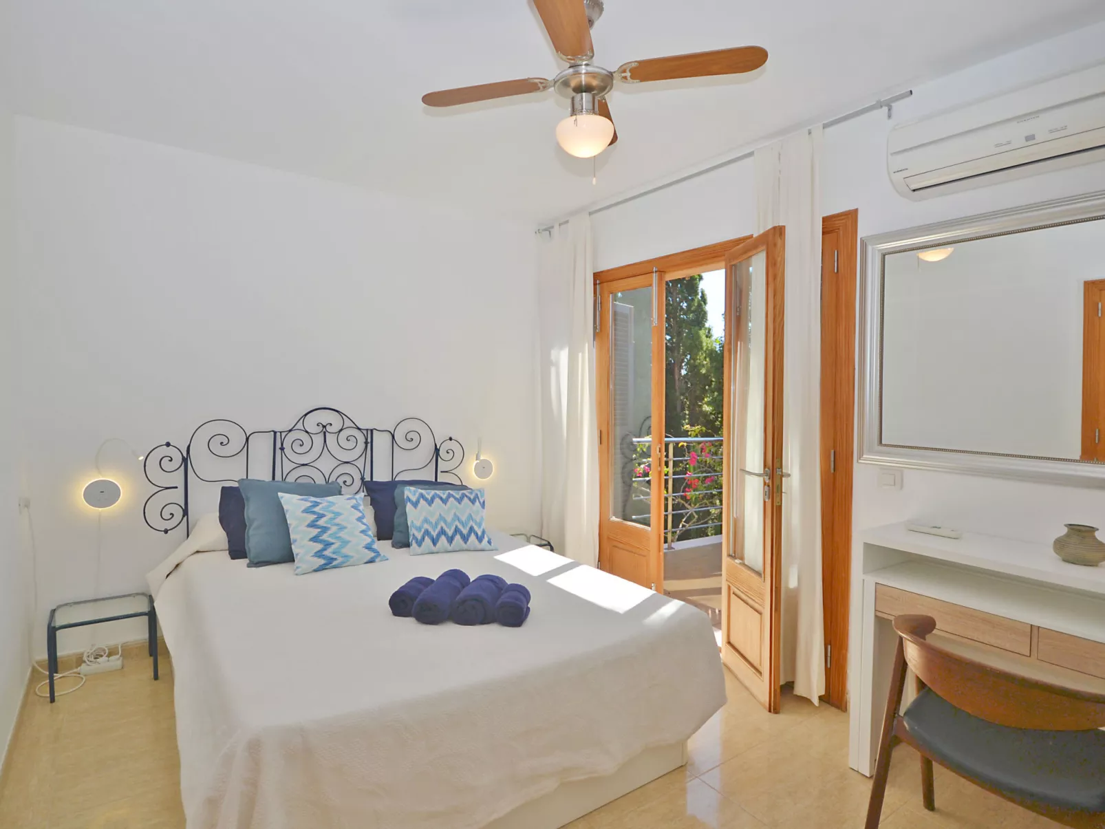 Amparo Luca - Binnen