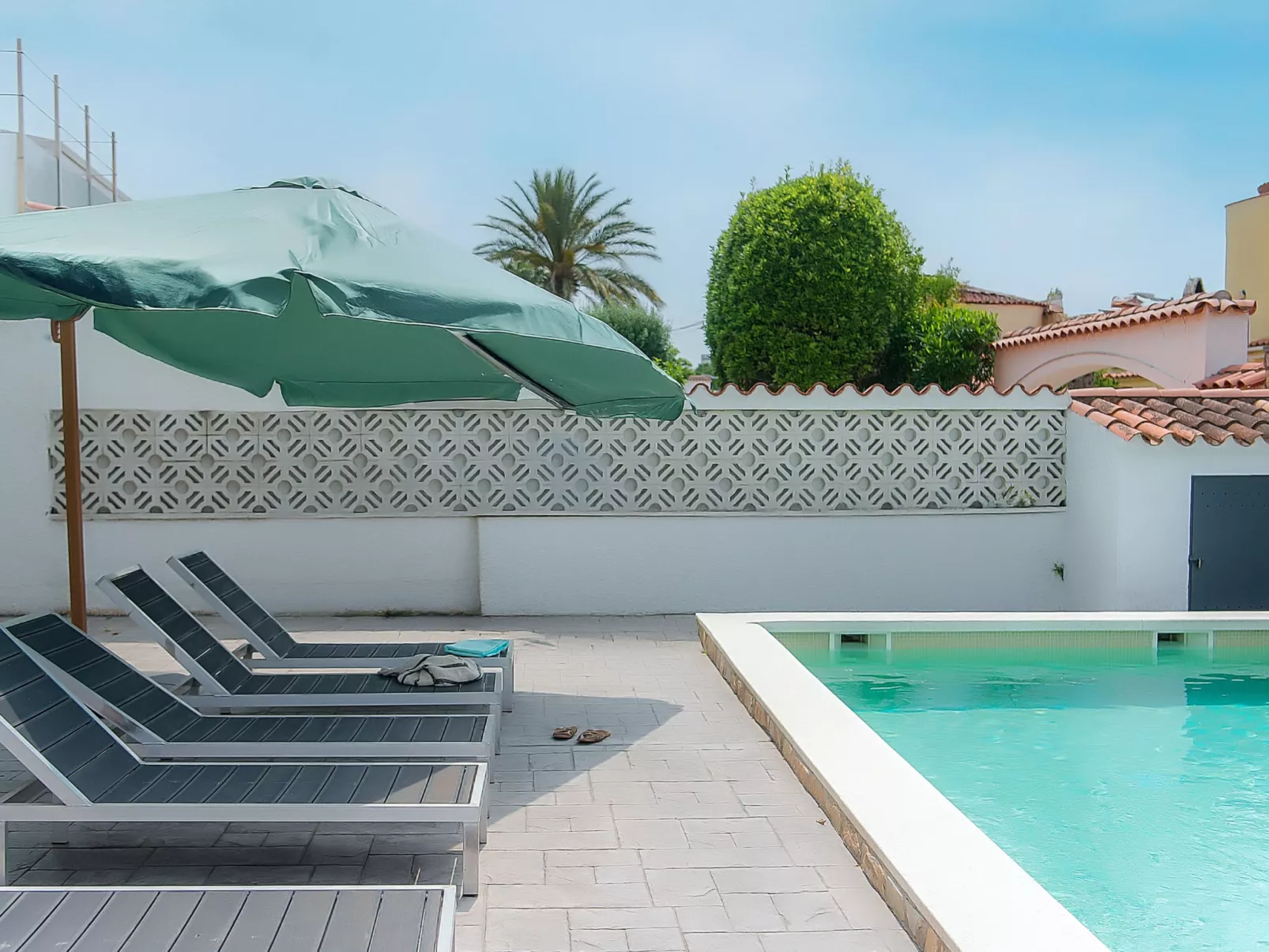 WELCS CASA 111 EMP con piscina - Buiten