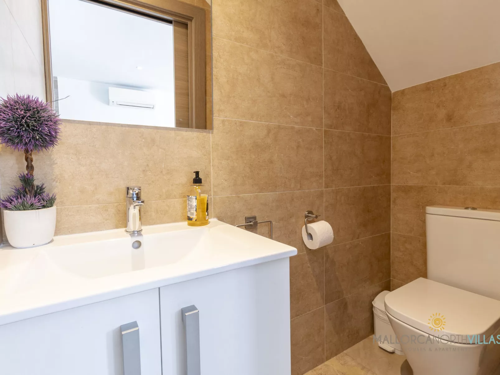 Villa Iola: Moderna Casa en Platja de Muro - Binnen