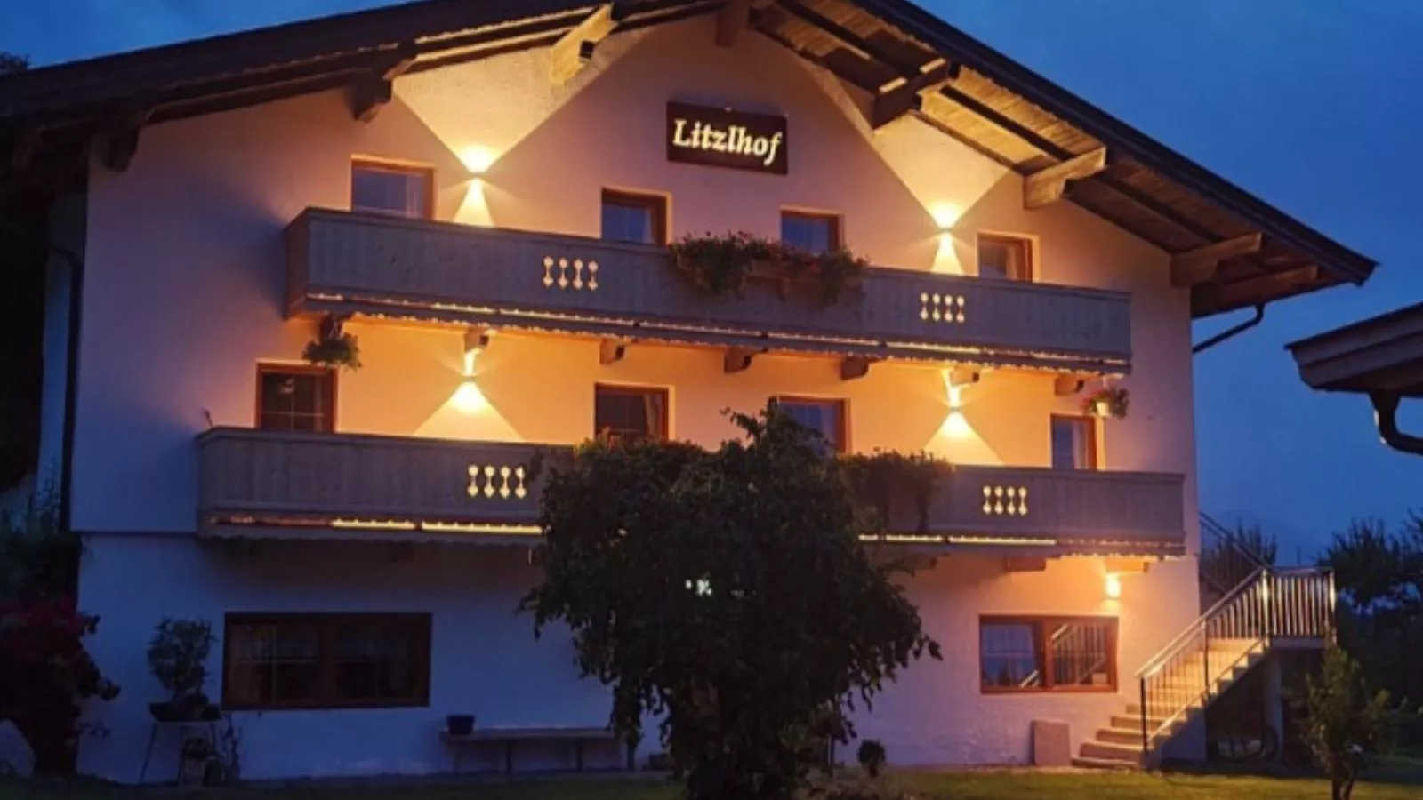 Litzlhof Kraftplatzl-Buitenkant zomer