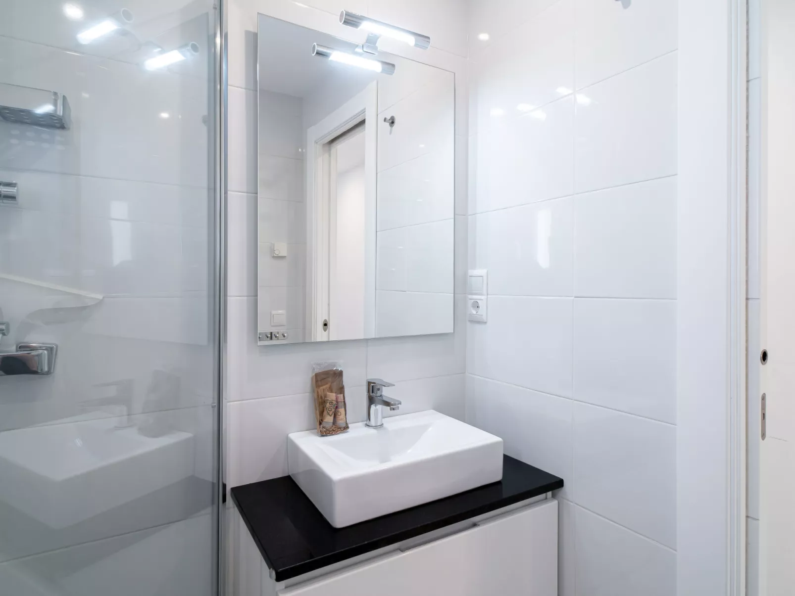 Tuhillo E1 Luxury Seaview by Casasol - Binnen