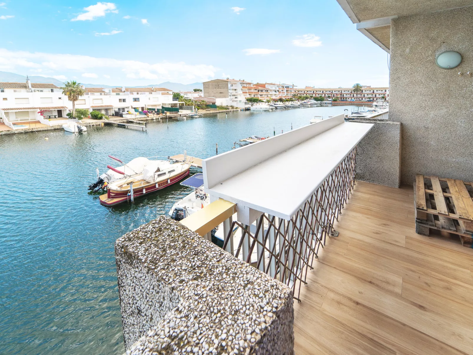 WELCS APARTAMENTO 143 EMP con vistas al canal - Buiten