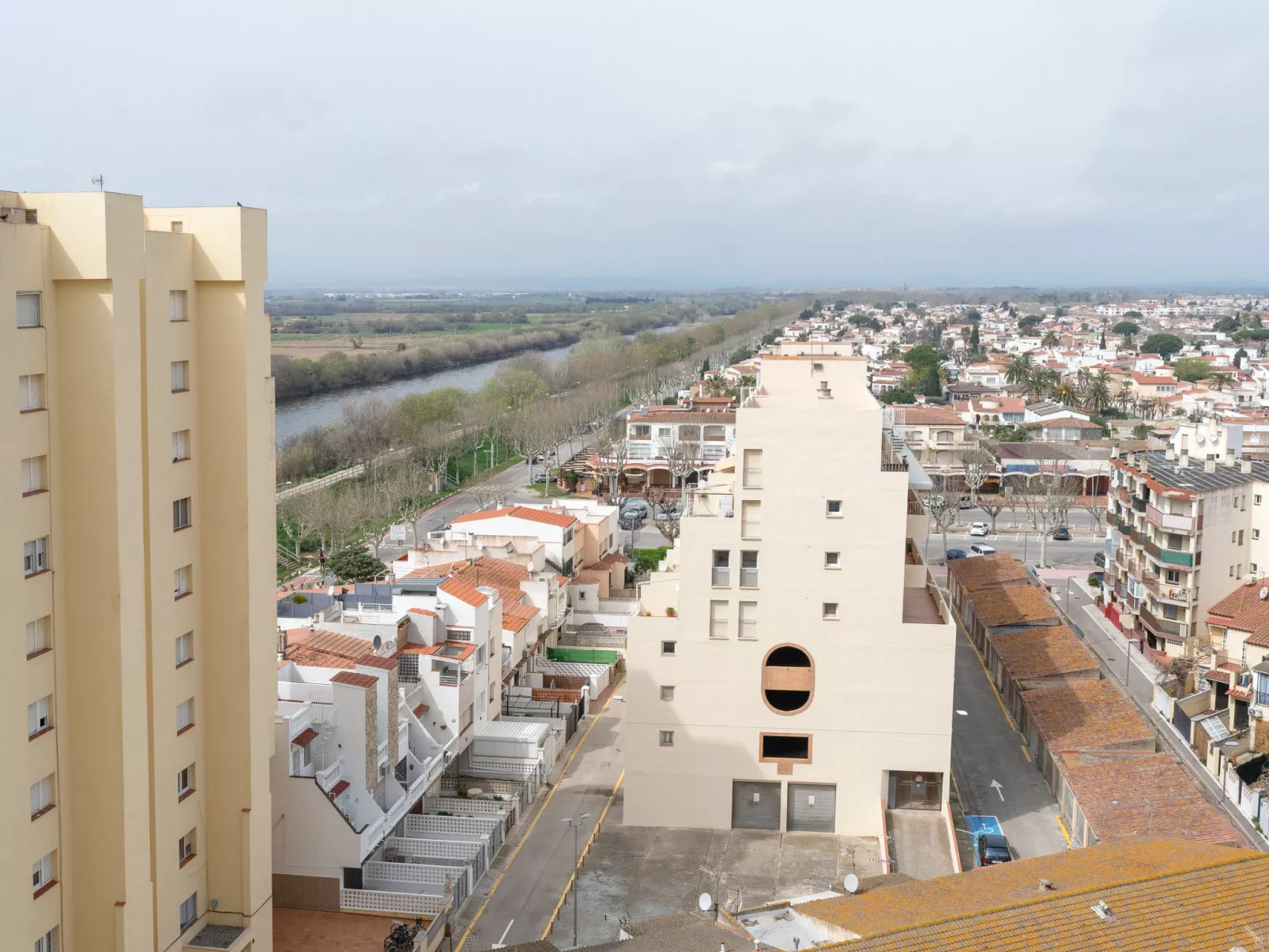 WELCS ESTUDIO 131 EMP cerca del mar - Buiten