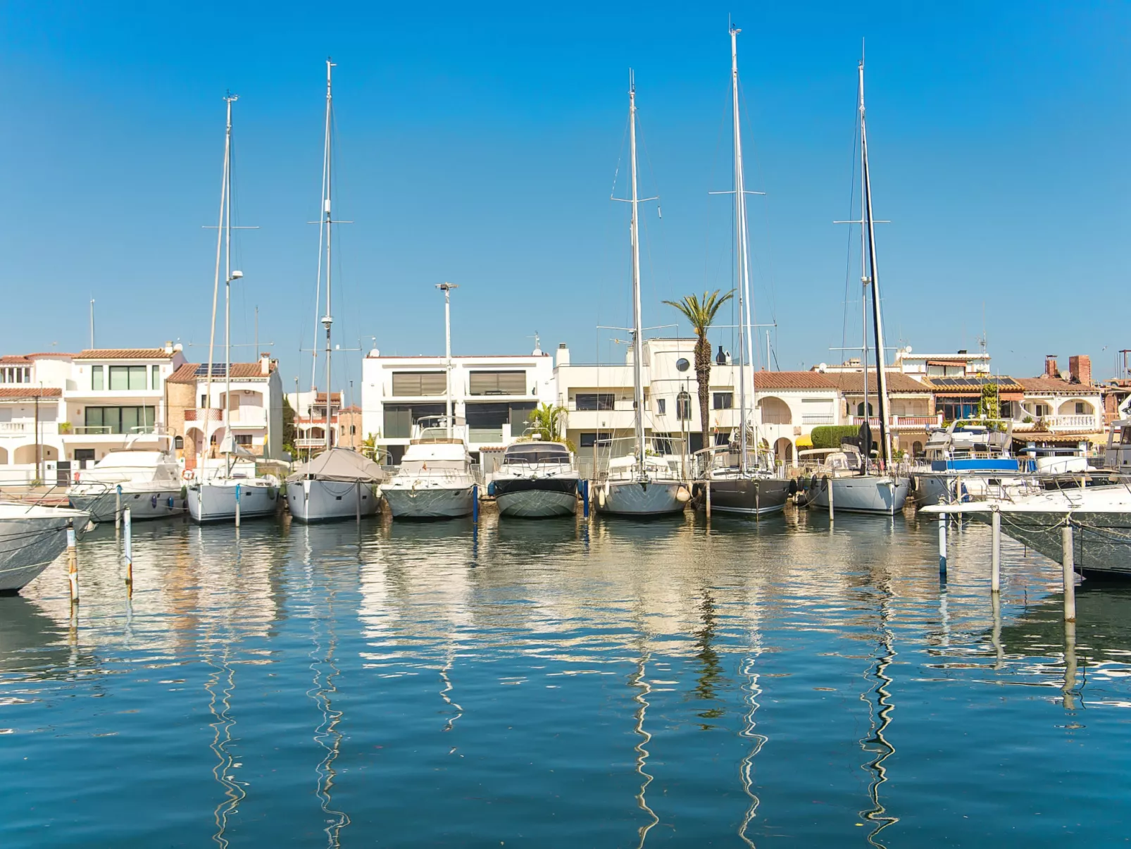 WELCS APARTAMENTO 059 EMP con vista al canal - Buiten