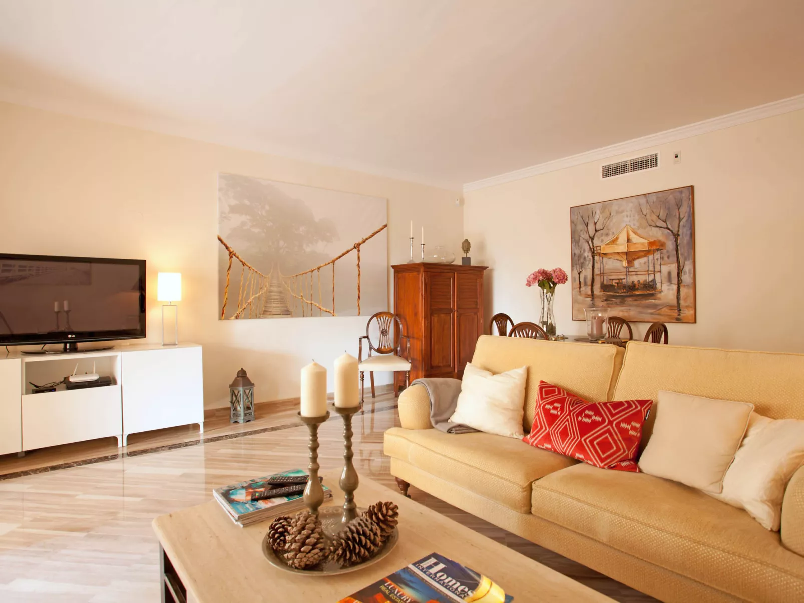 Hacienda Elviria - Binnen