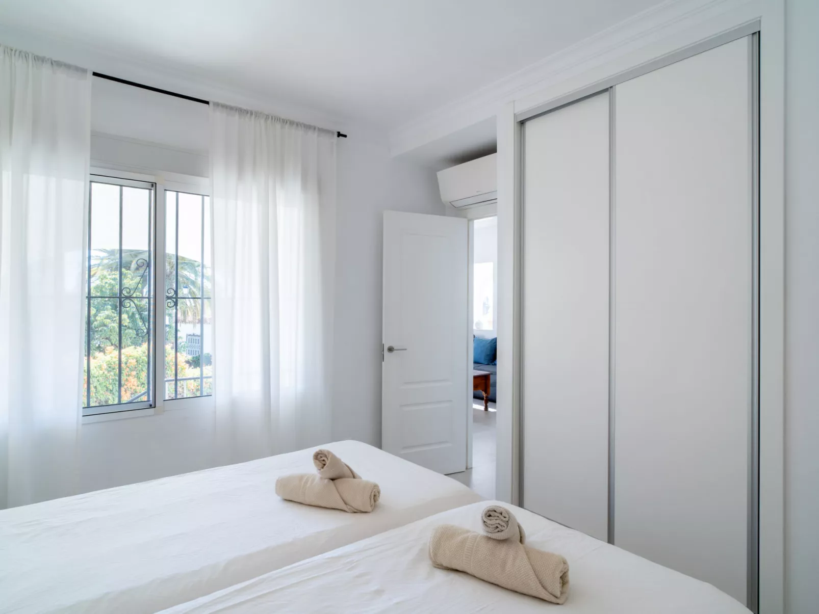 Villa Sandra Luxury Suite by Casasol - Binnen