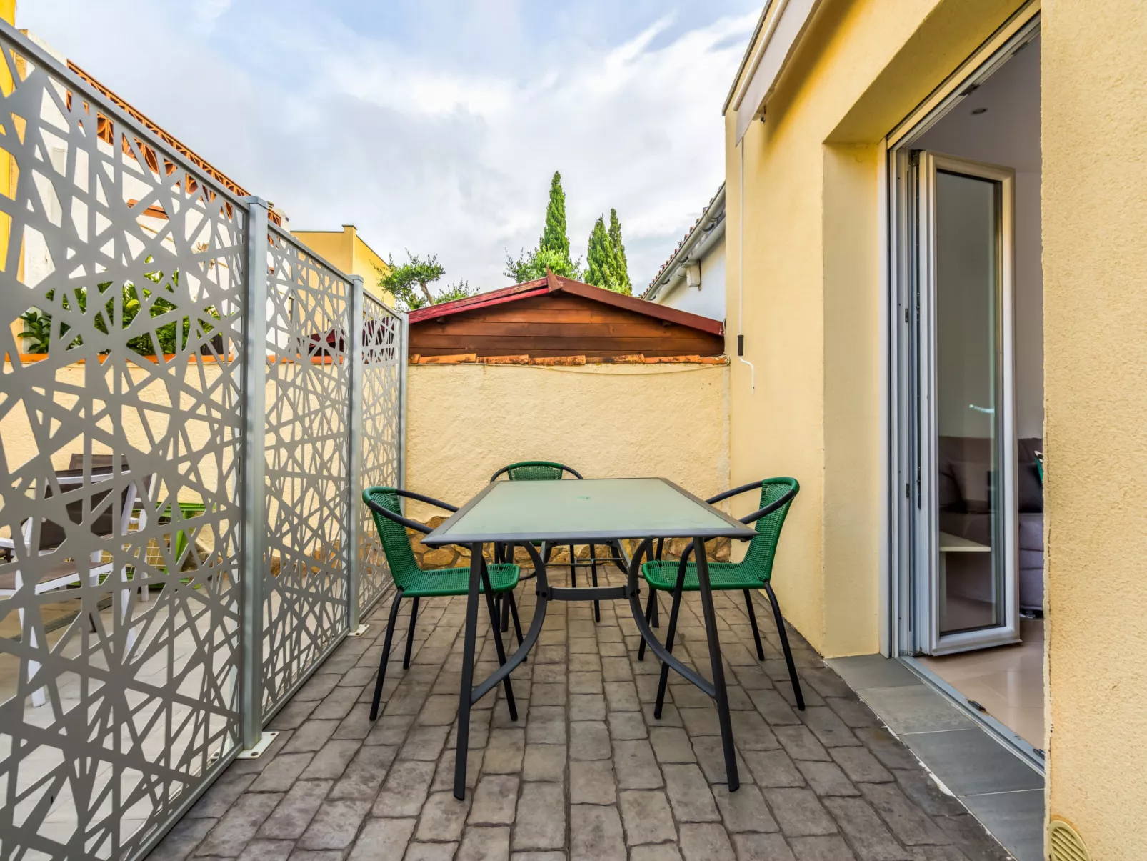 La Vida Sin Limites I EMP - Buiten