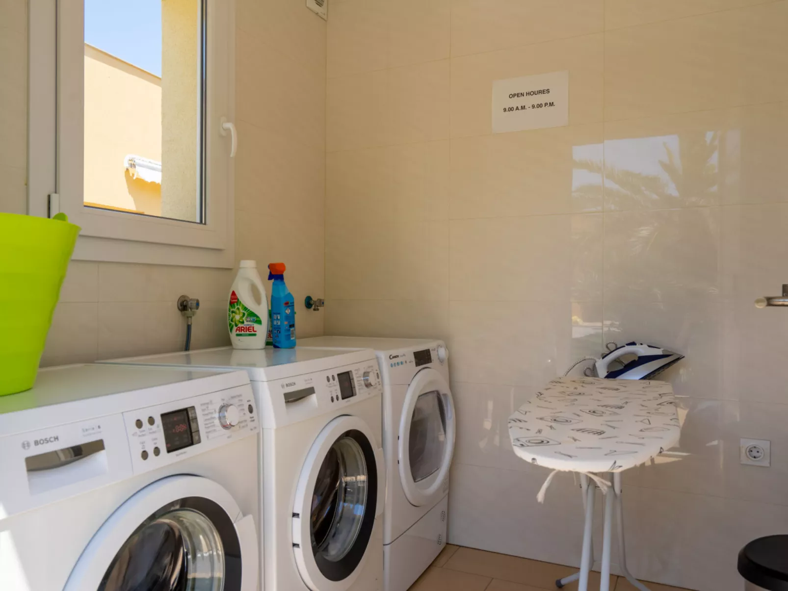 La Vida Sin Limites F  EMP - Buiten