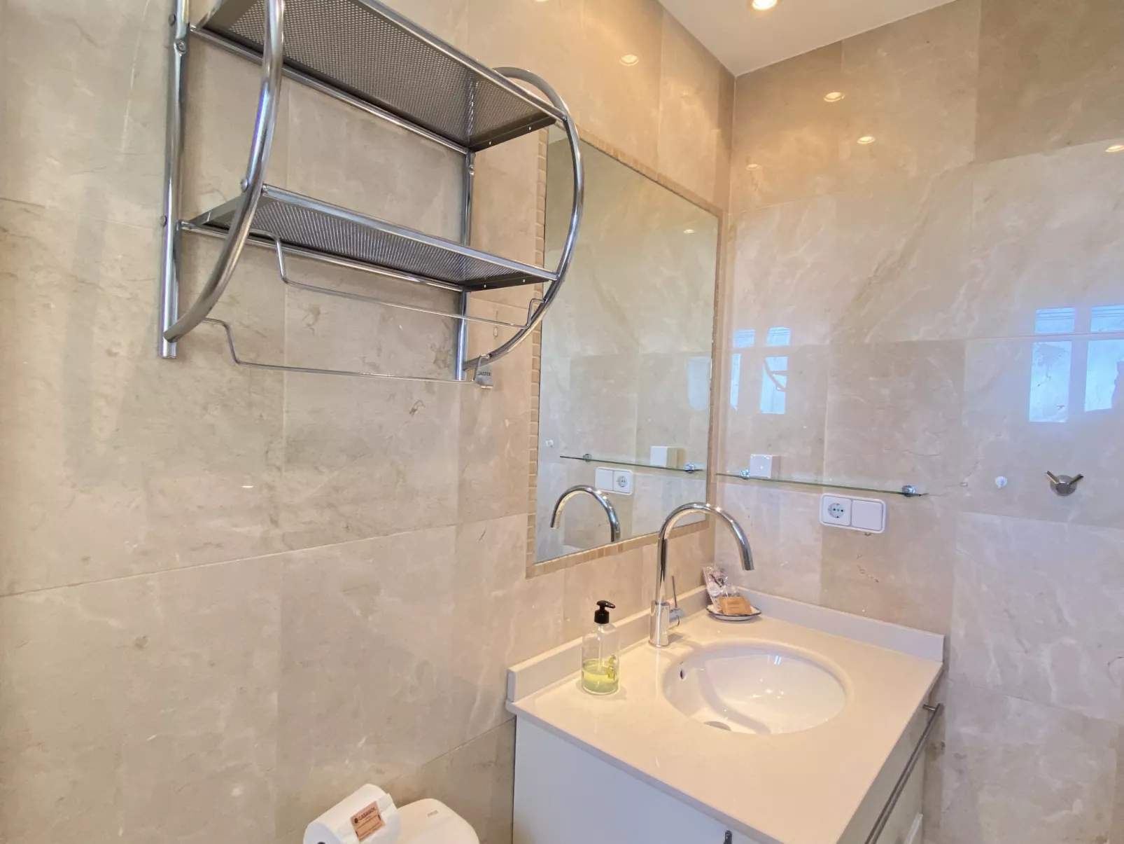 Senorio de Capistrano by Casasol - Binnen