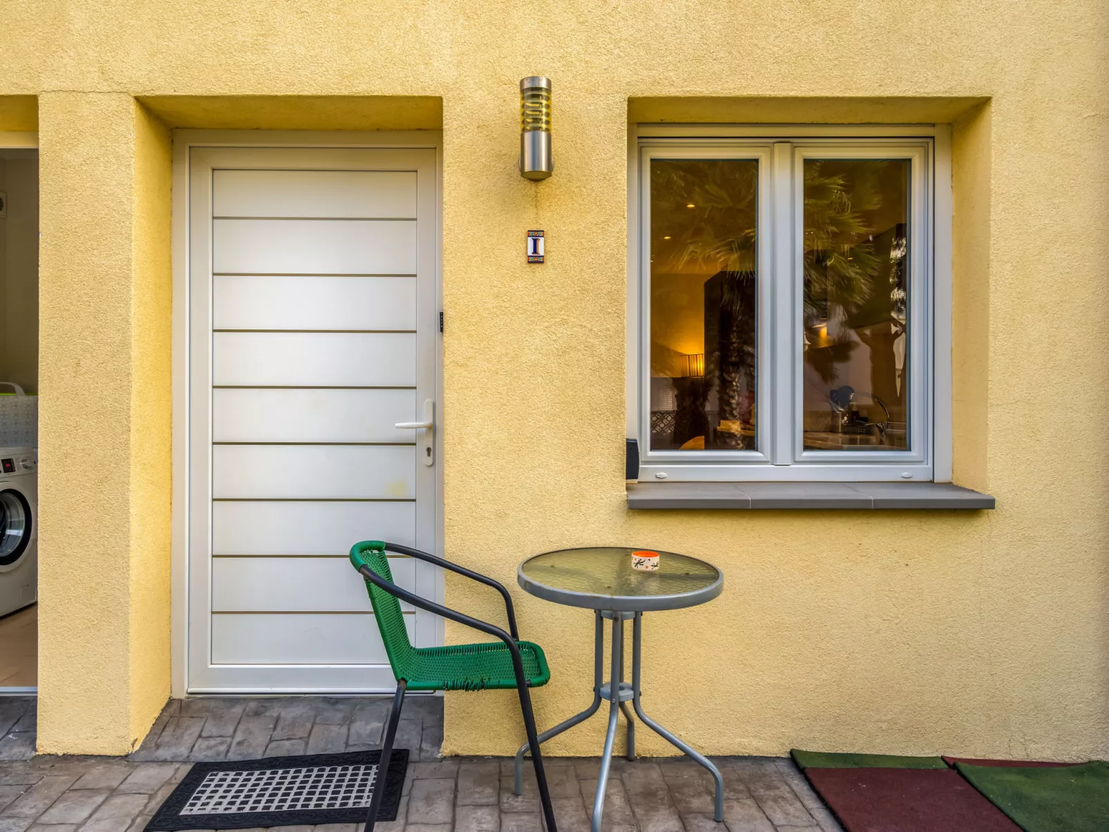 La Vida Sin Limites I EMP - Buiten