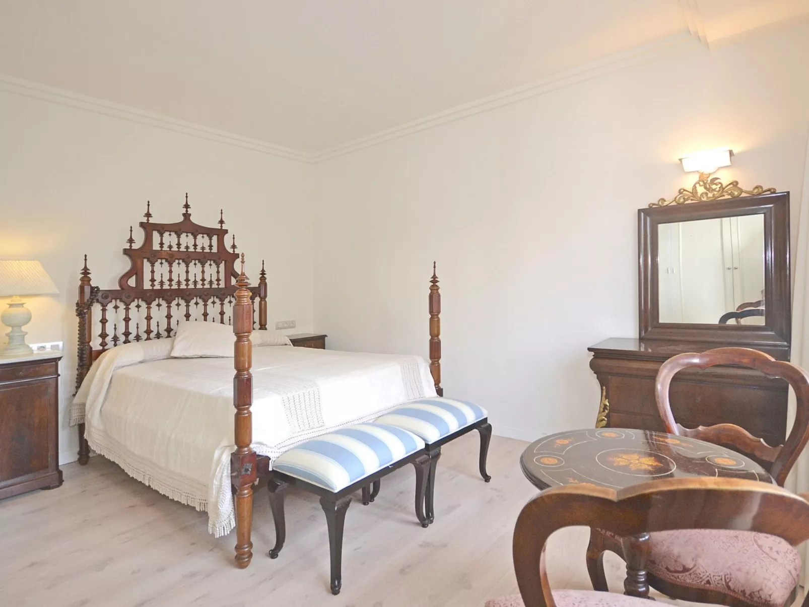 Llenaire - Xata - Binnen