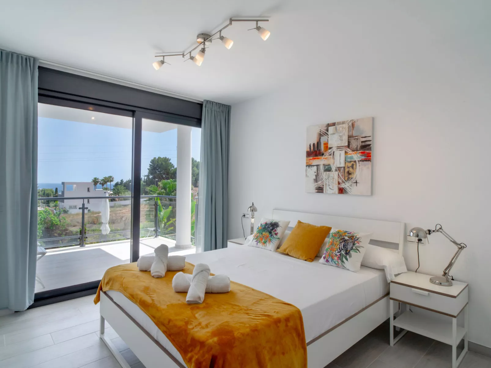 Villa Luxuria Private Pool by Casasol - Binnen