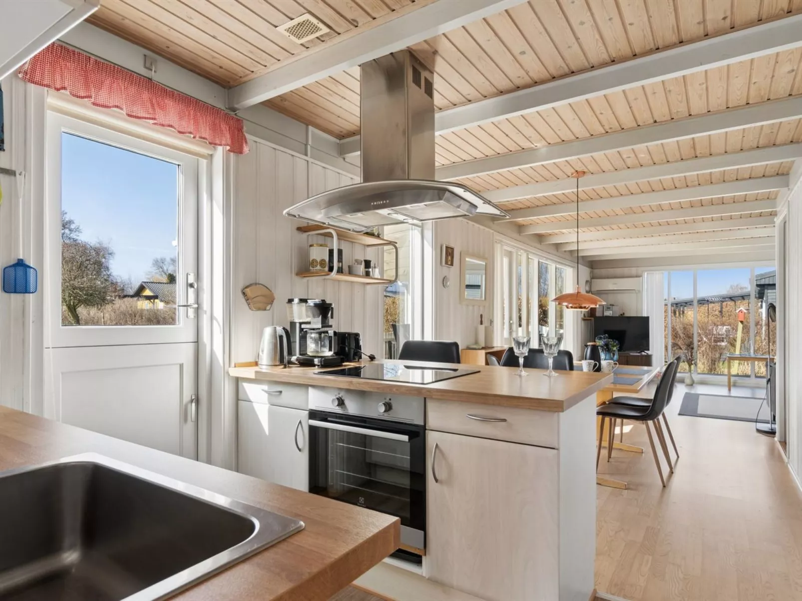 "Selinda" - 250m from the sea - Binnen