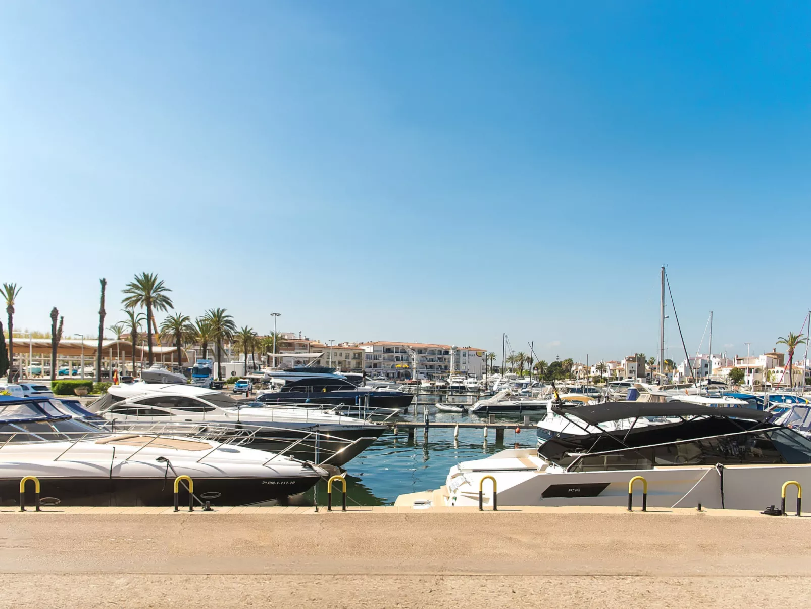 WELCS APARTAMENTO 059 EMP con vista al canal - Buiten