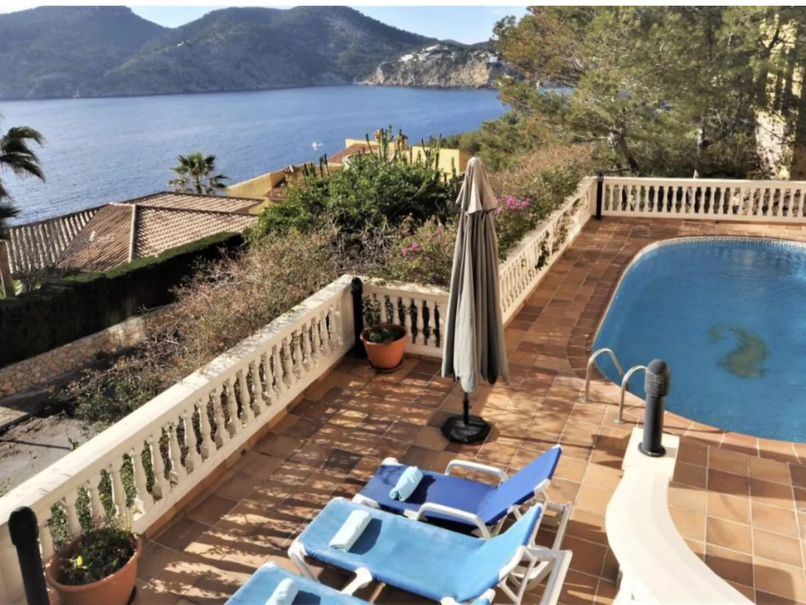 VILLA CAMP DE MAR SEA VIEW - Buiten