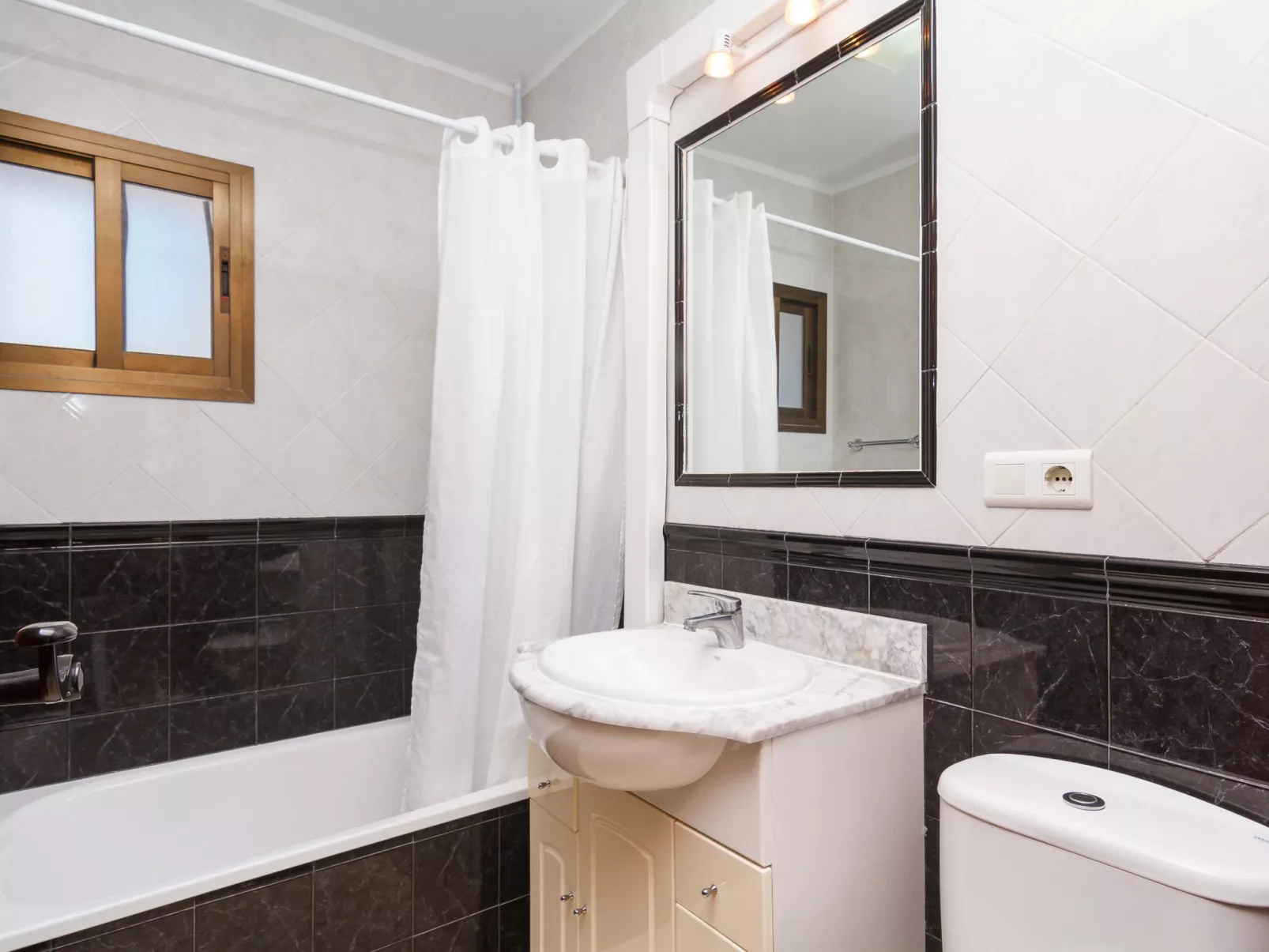 Capistrano Playa 703 by Casasol - Binnen