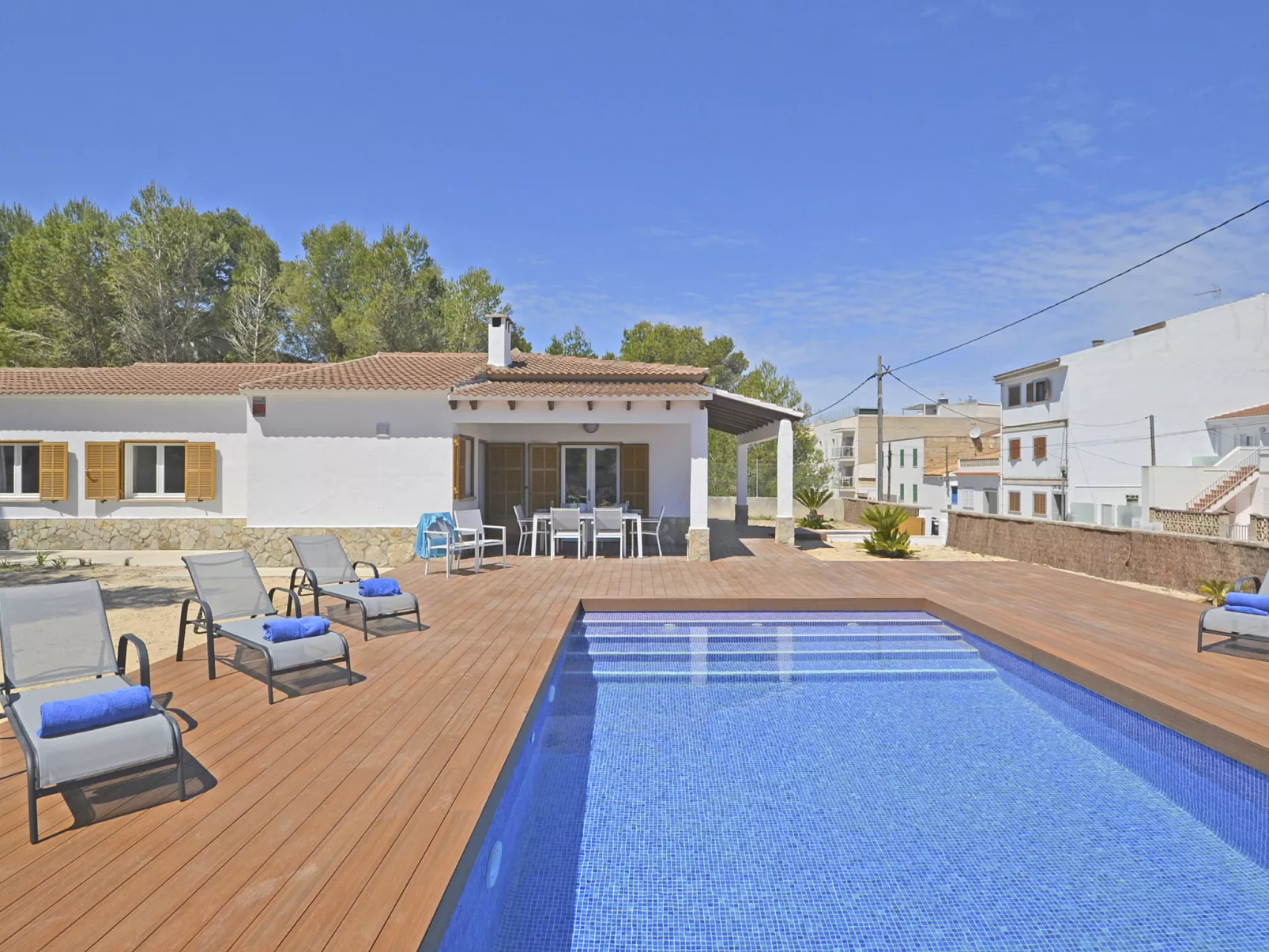 Pinocha (Villa Anglessos) - Buiten