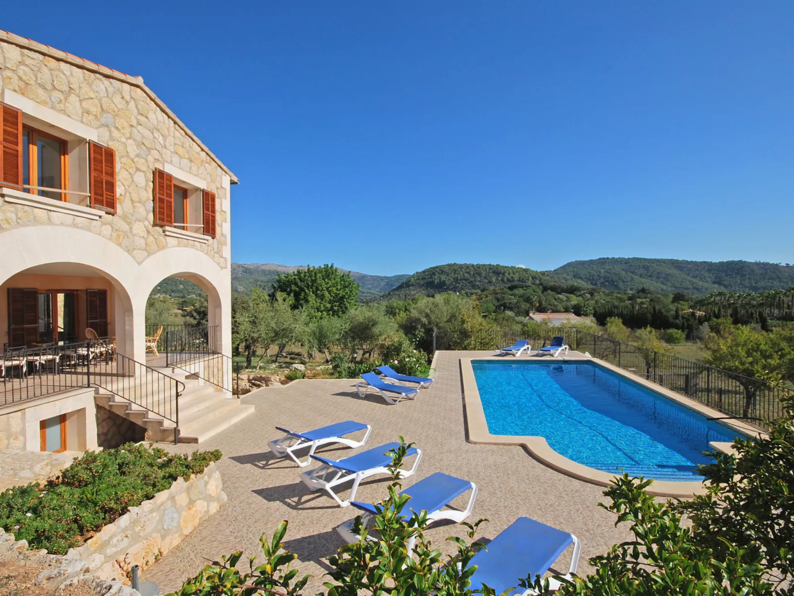 Pla de ses rotes - Buiten