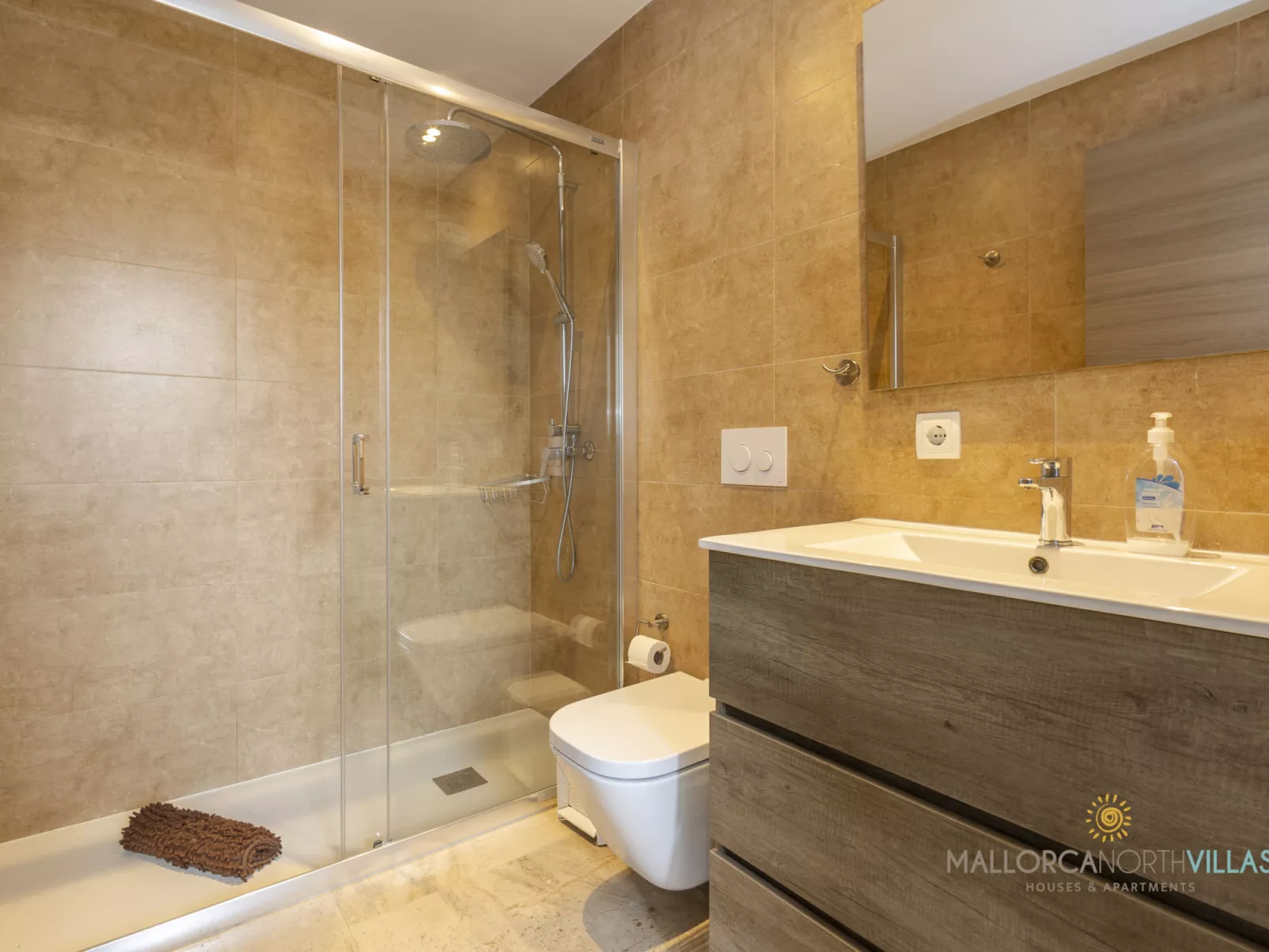 Villa Iola: Moderna Casa en Platja de Muro - Binnen