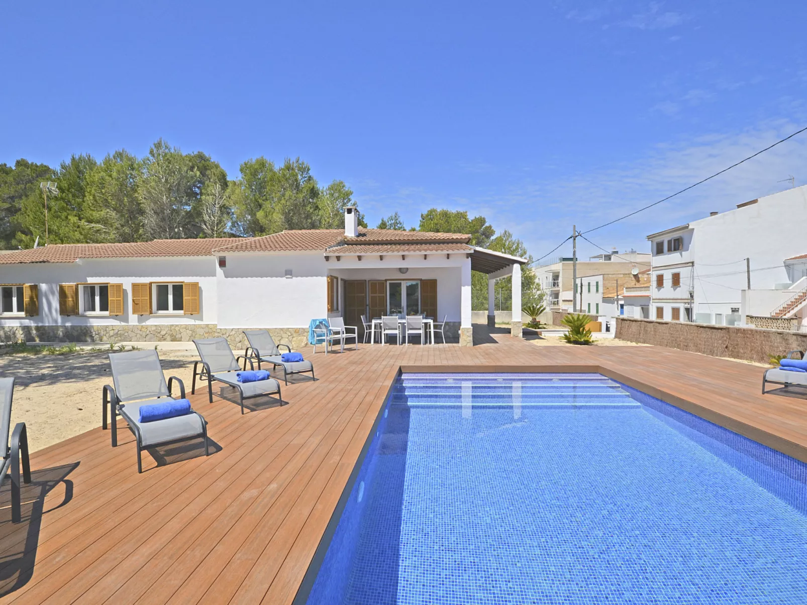 Pinocha (Villa Anglessos) - Buiten