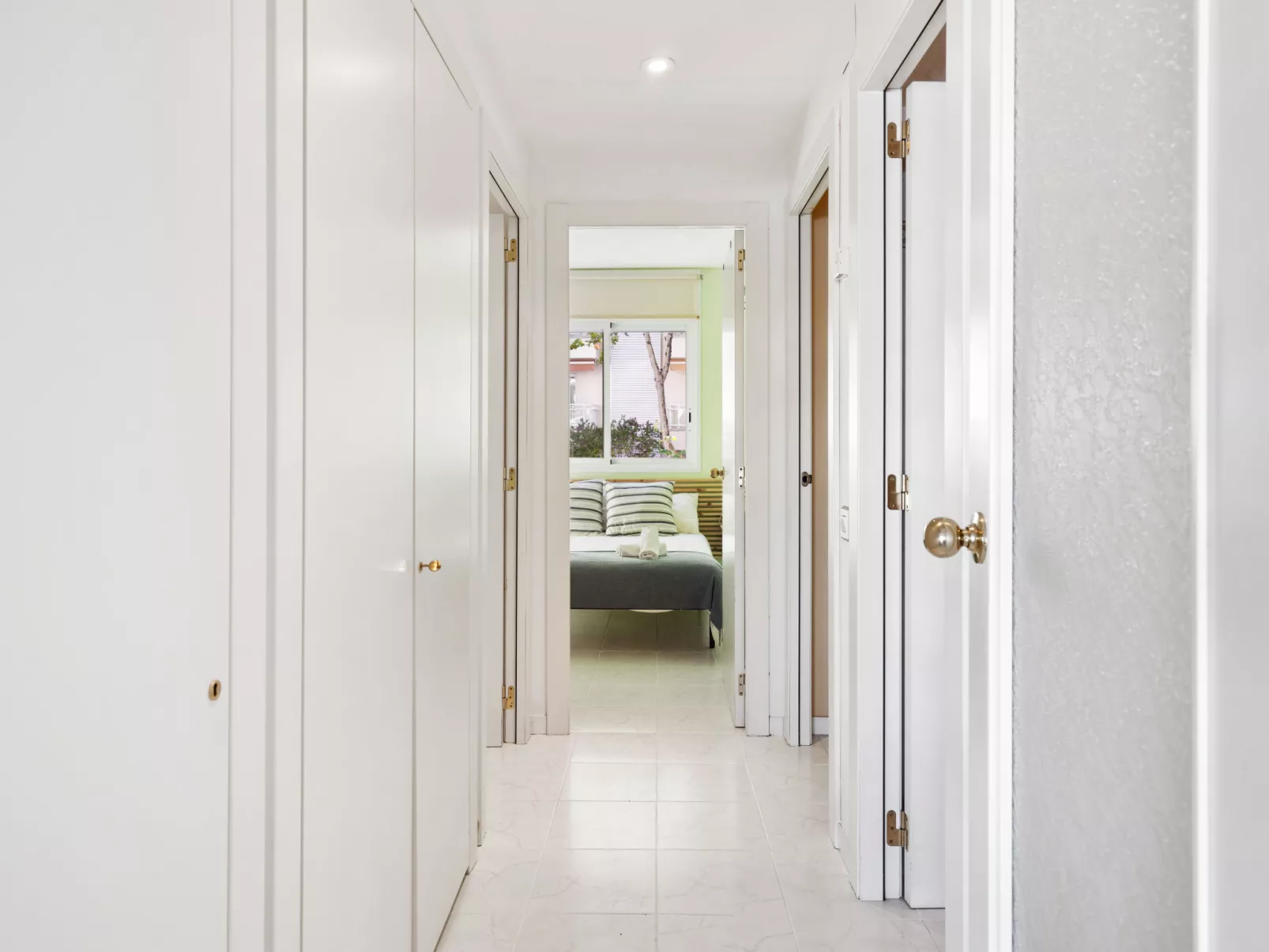 WELCS APARTAMENTO 170 PDA en el puerto - Binnen