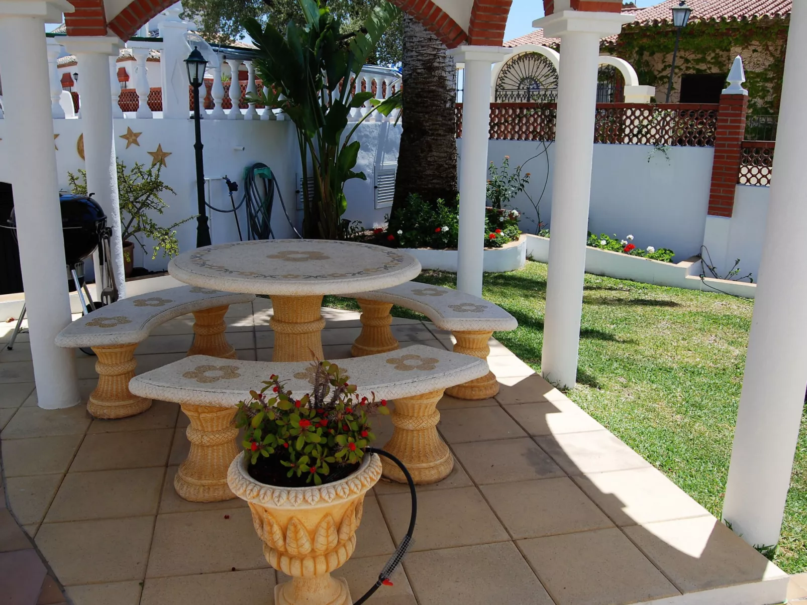 Villa Sandra Top Floor Escape by Casasol - Buiten