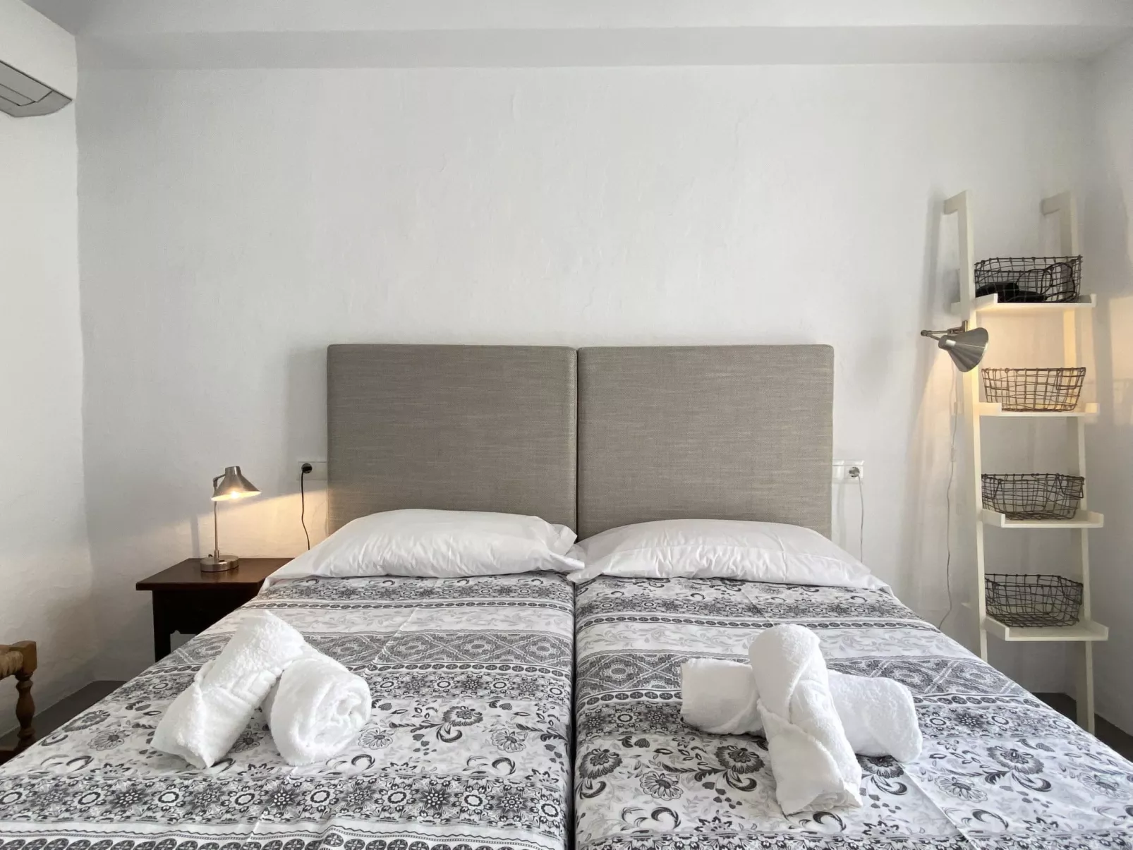 Casa San Juan 13 Centro by Casasol - Binnen