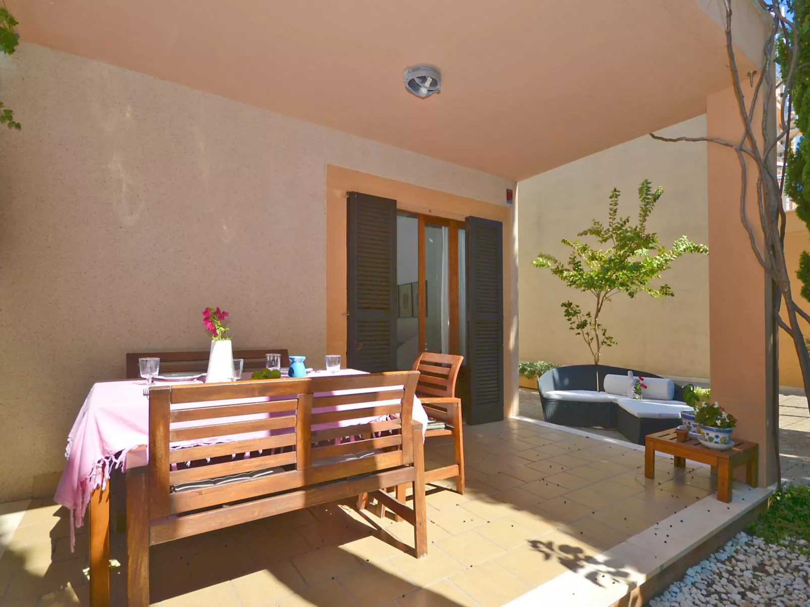 Amparo Luca - Binnen